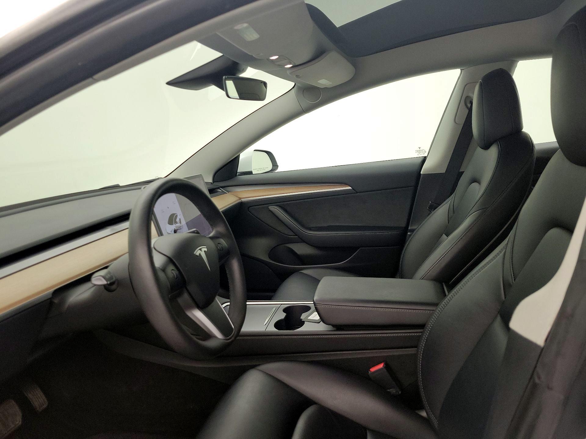 Thumbnail: 2023 Tesla Model 3 - 11