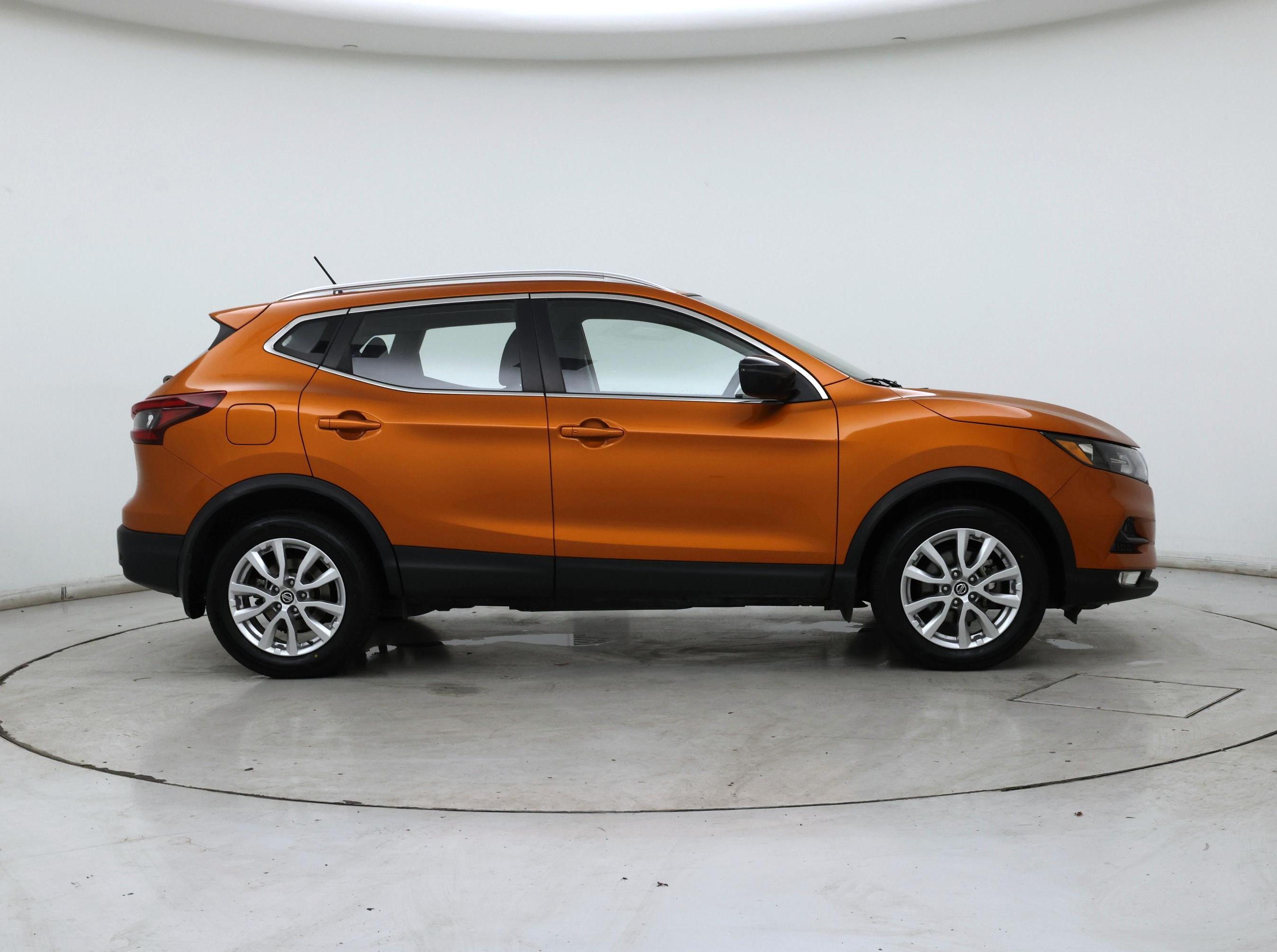 Thumbnail: 2022 Nissan Rogue Sport - 7