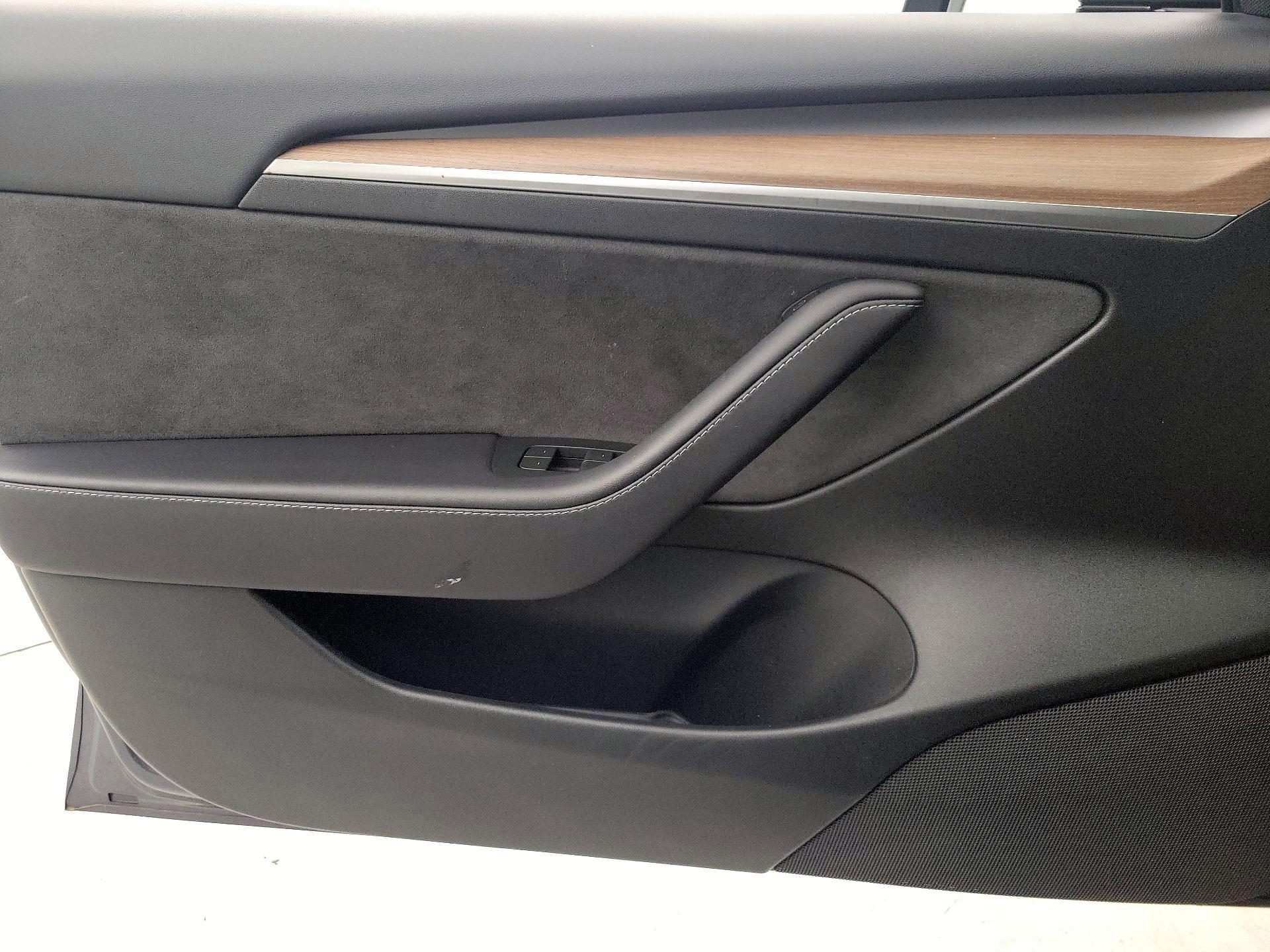 Thumbnail: 2023 Tesla Model 3 - 12