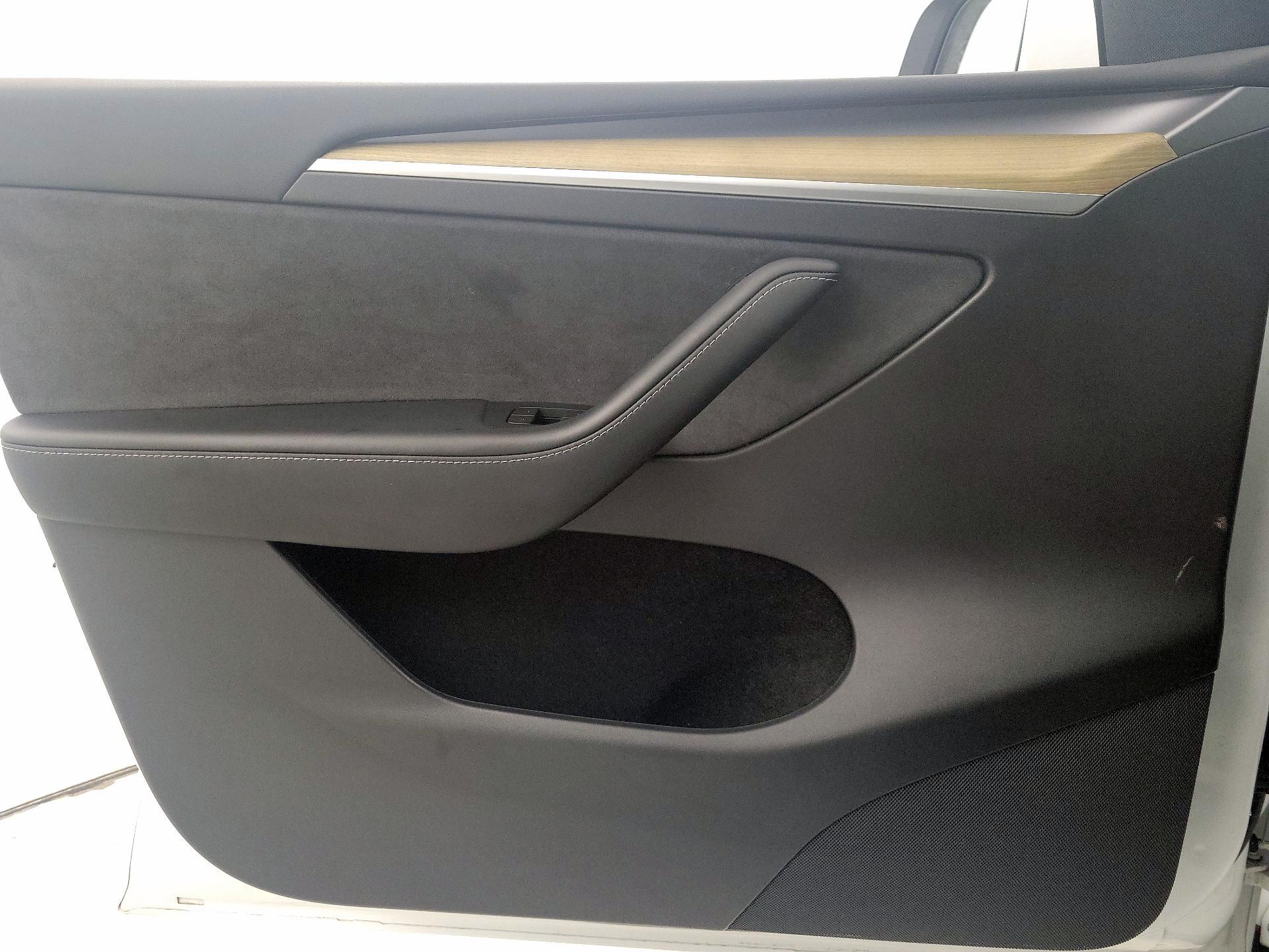 Thumbnail: 2023 Tesla Model Y - 12