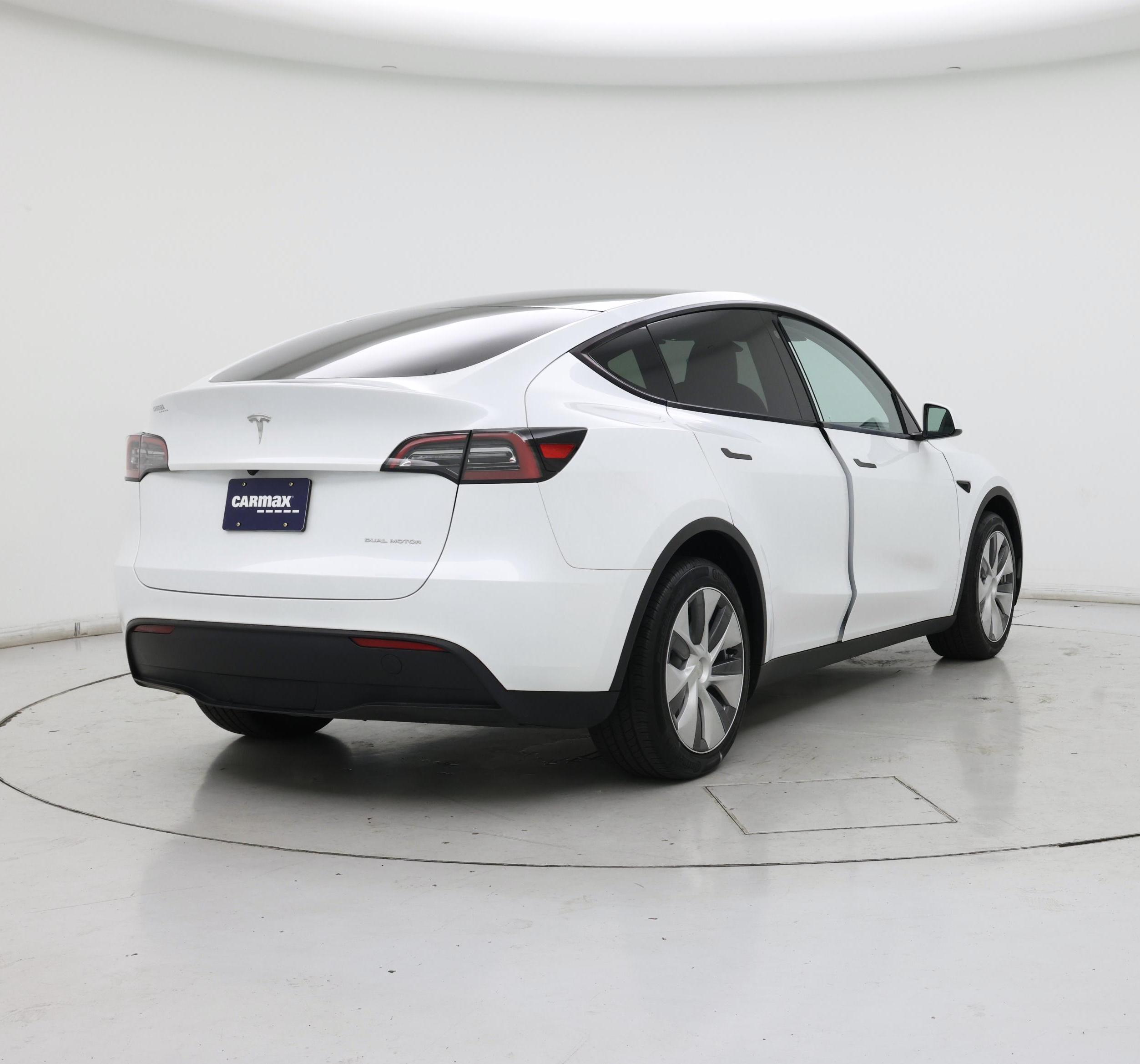 Thumbnail: 2023 Tesla Model Y - 8