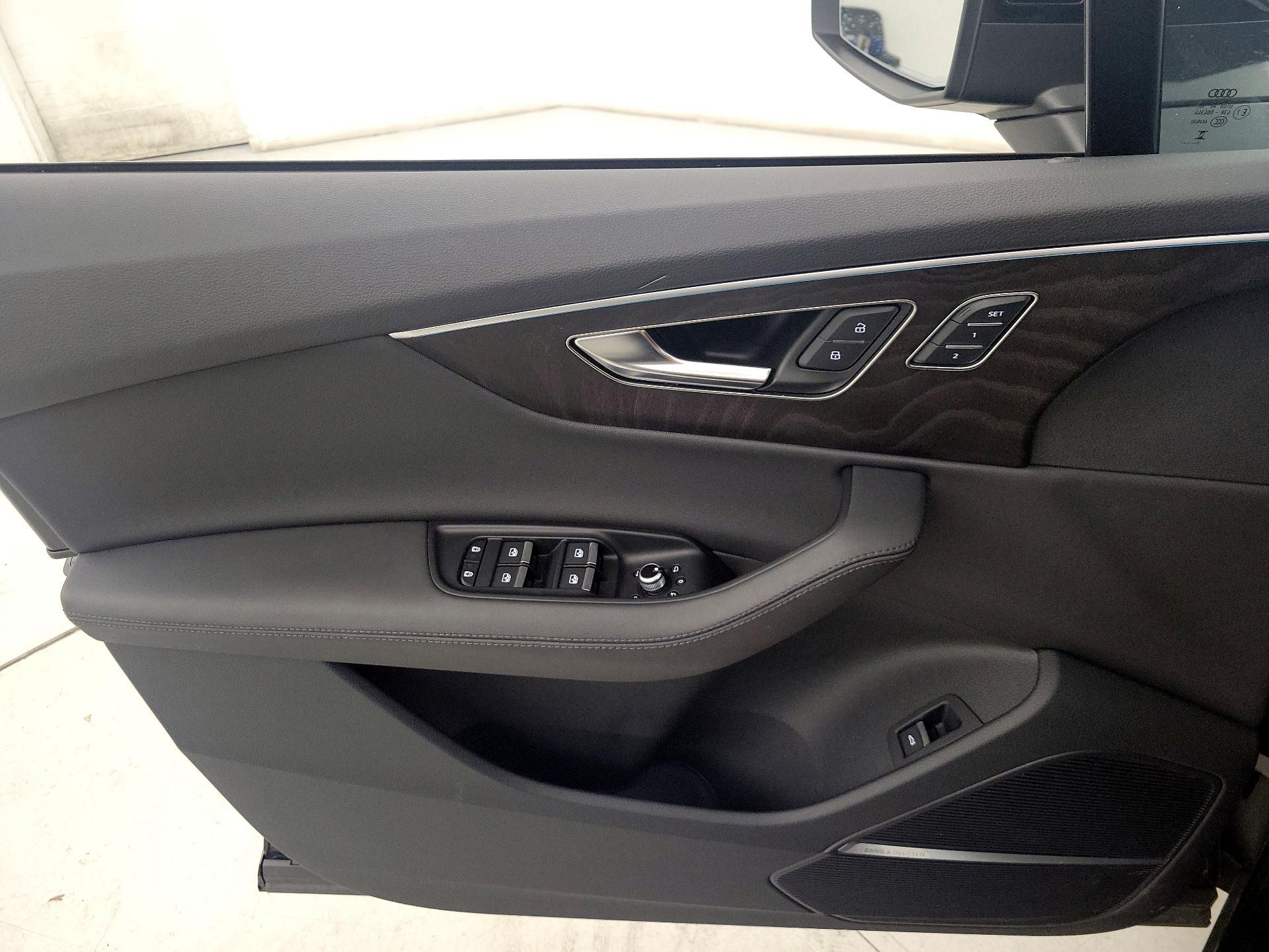 Thumbnail: 2024 Audi Q7 - 12