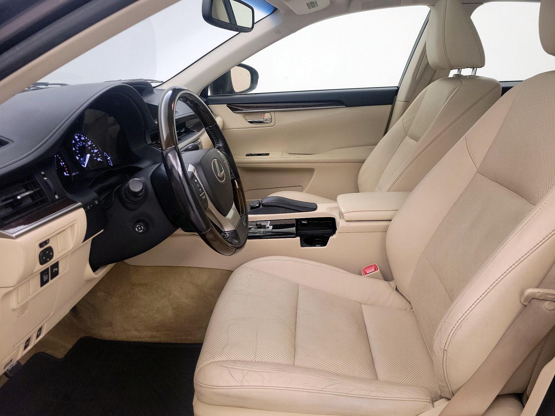 Thumbnail: 2015 Lexus ES - 11