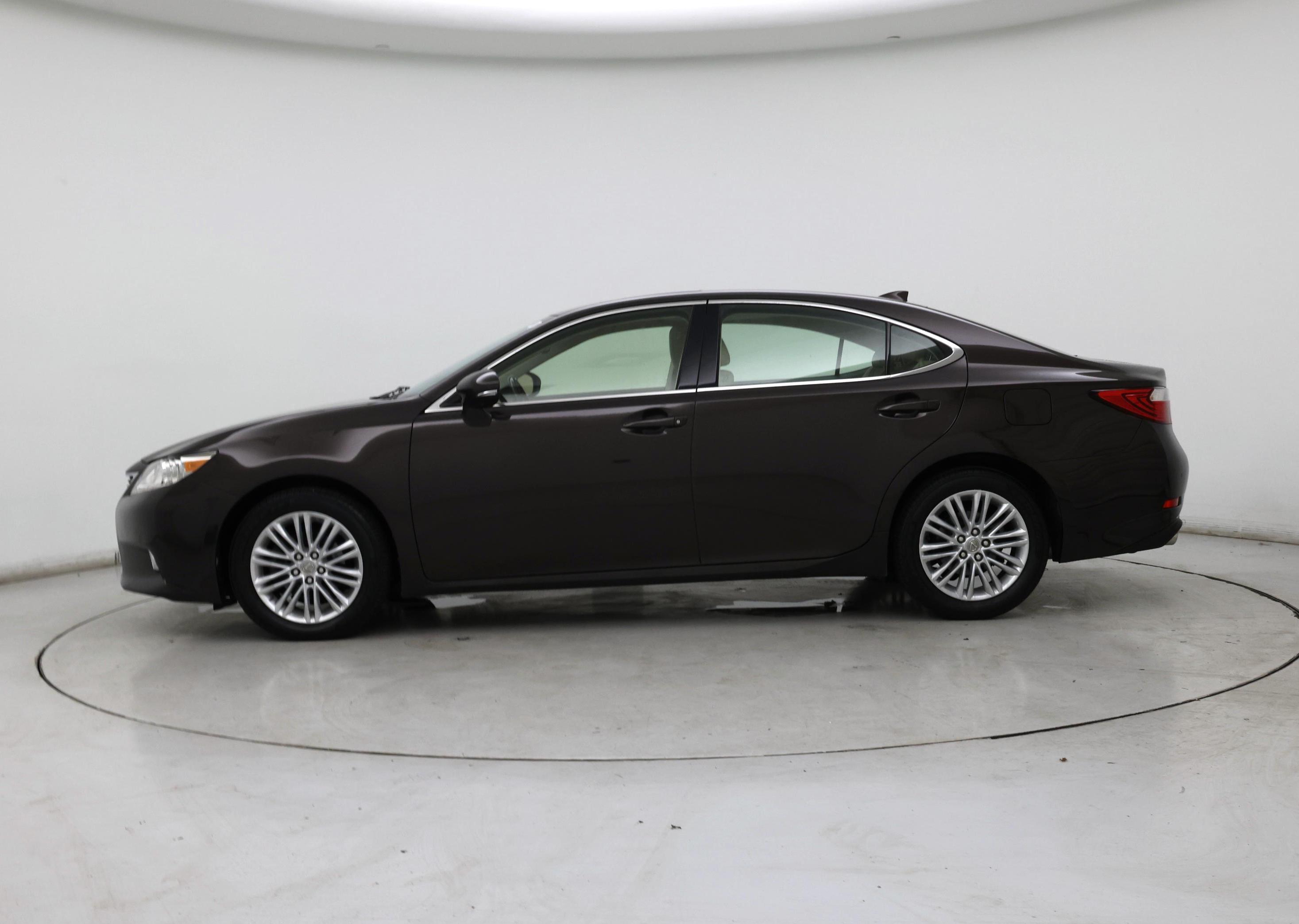 Thumbnail: 2015 Lexus ES - 3