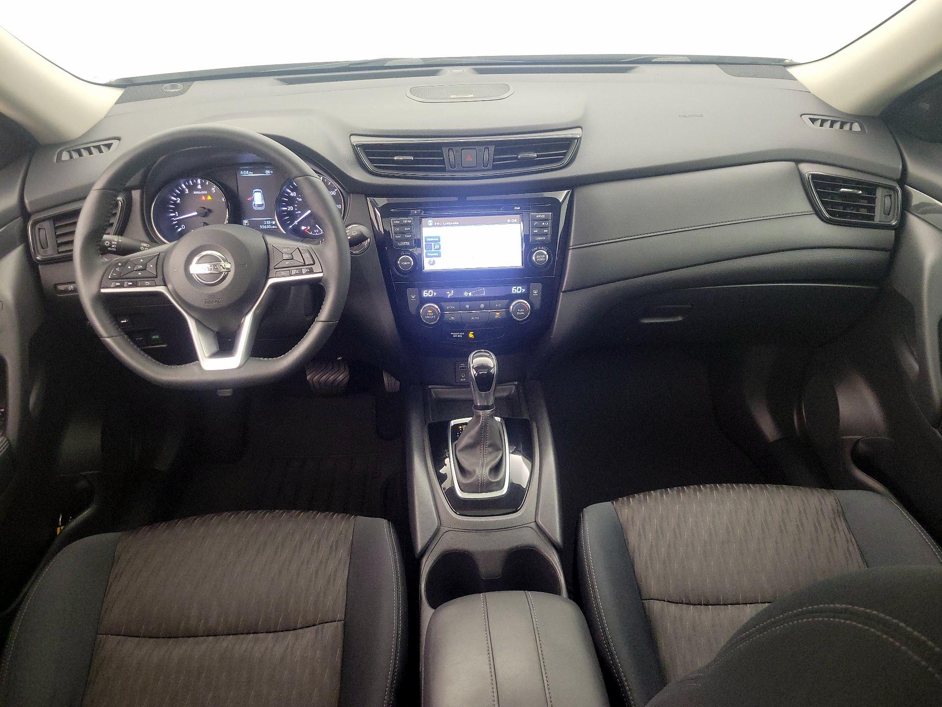 Thumbnail: 2017 Nissan Rogue - 9