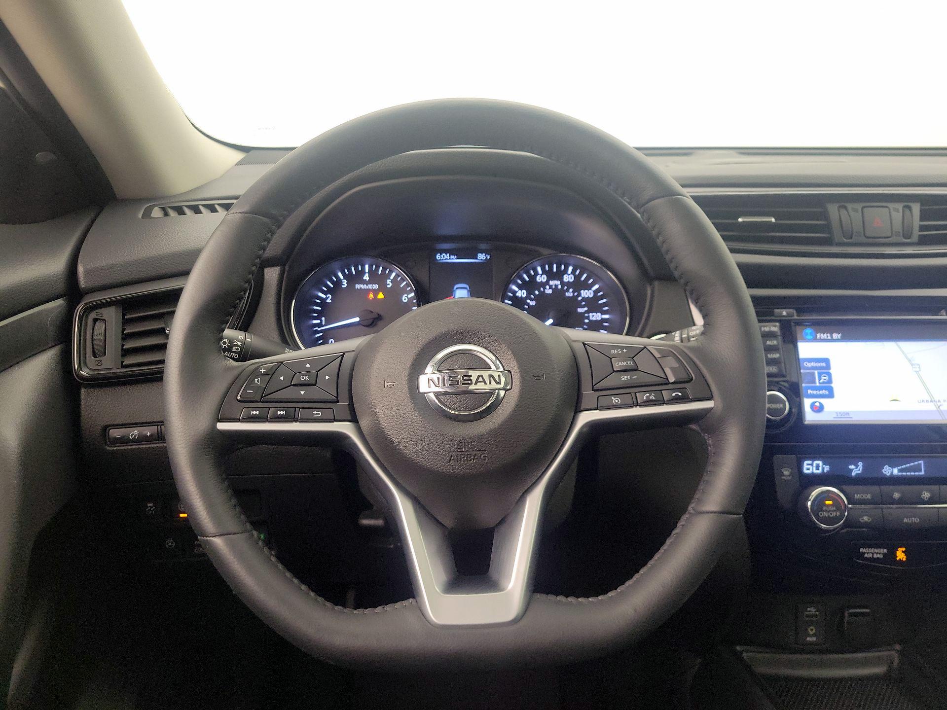 Thumbnail: 2017 Nissan Rogue - 10