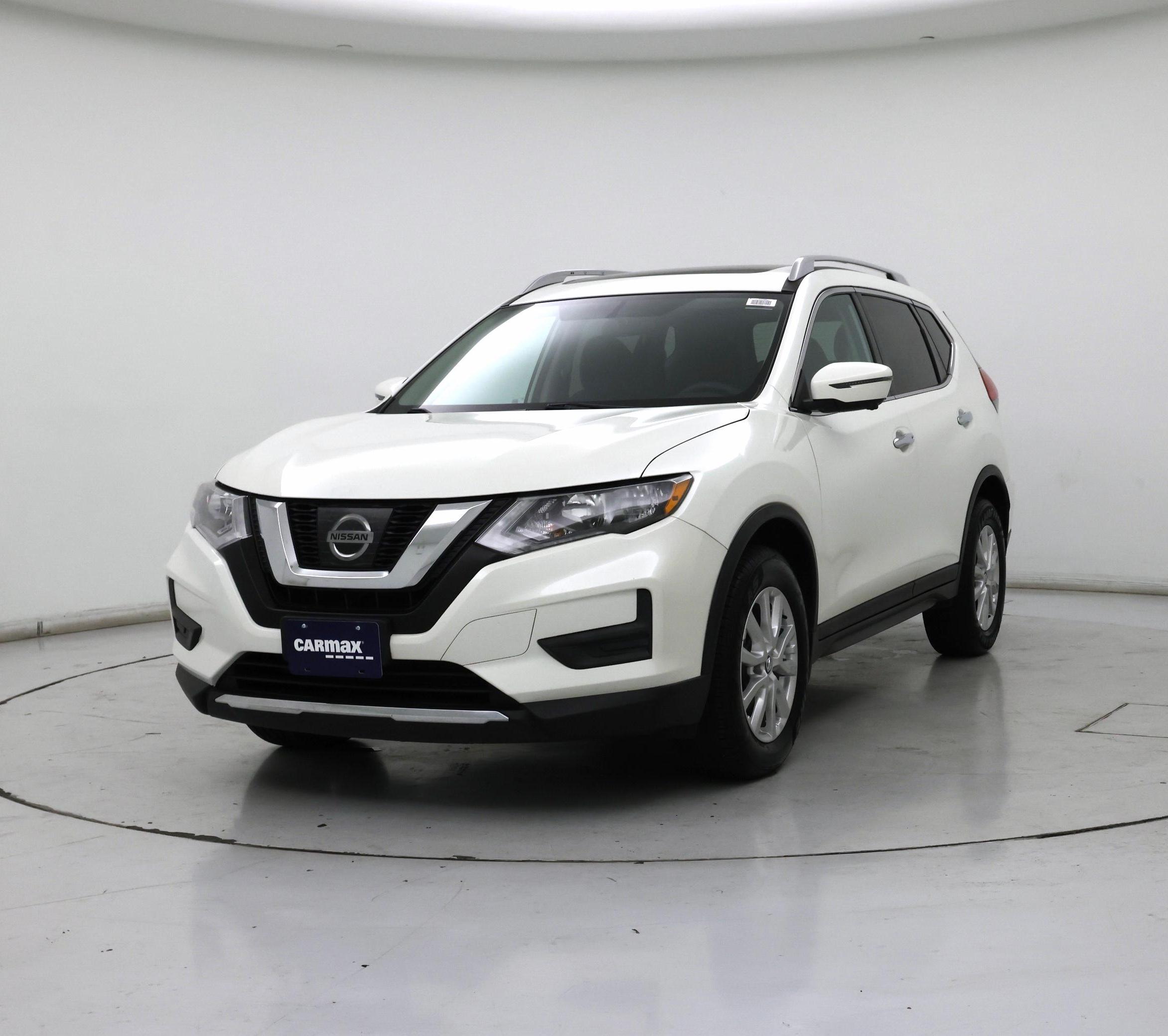 Thumbnail: 2017 Nissan Rogue - 4