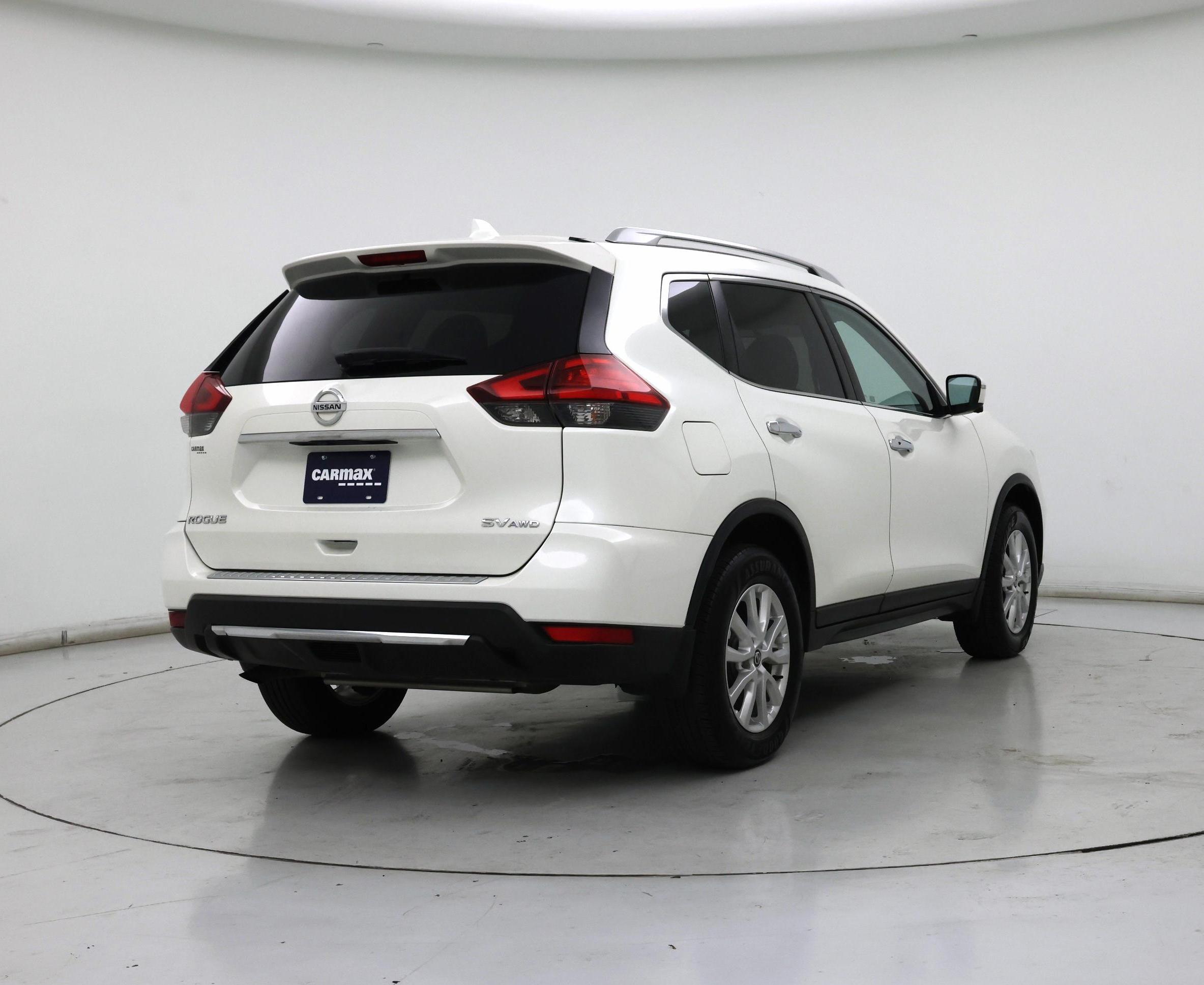 Thumbnail: 2017 Nissan Rogue - 8