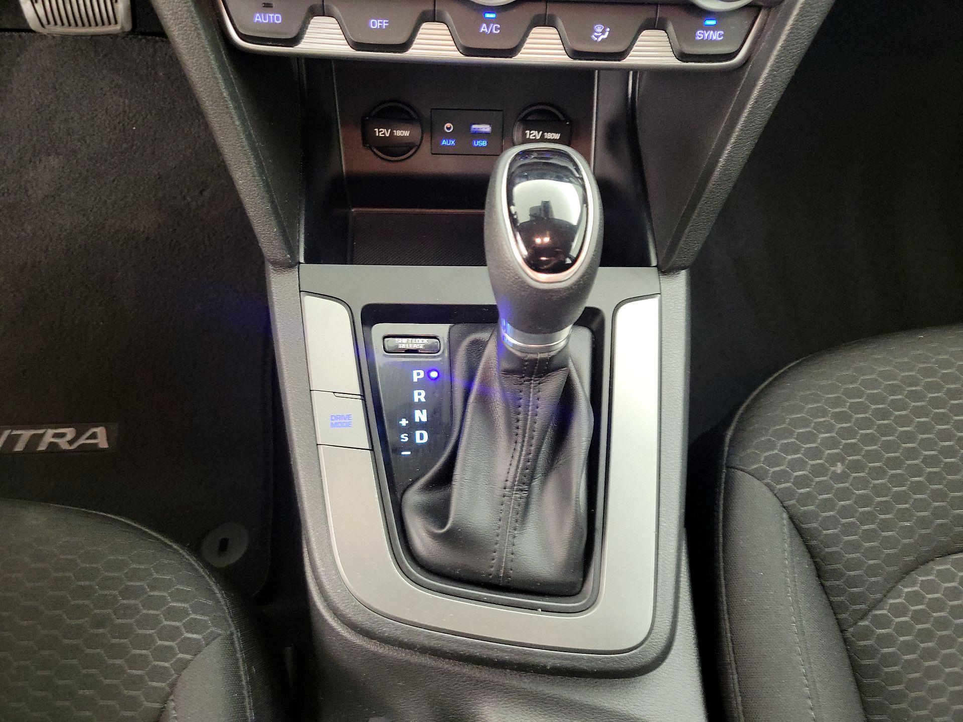Thumbnail: 2020 Hyundai Elantra - 17