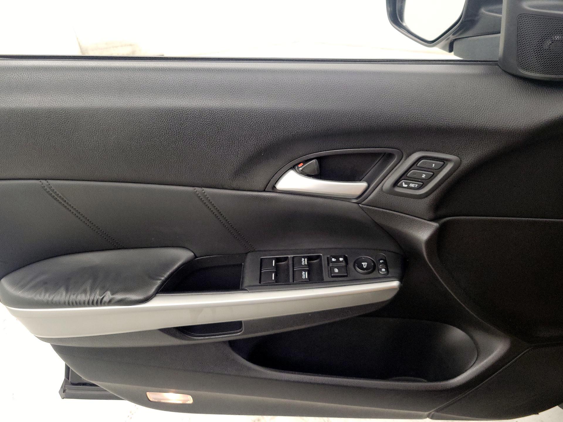 Thumbnail: 2015 Honda Accord Crosstour - 12