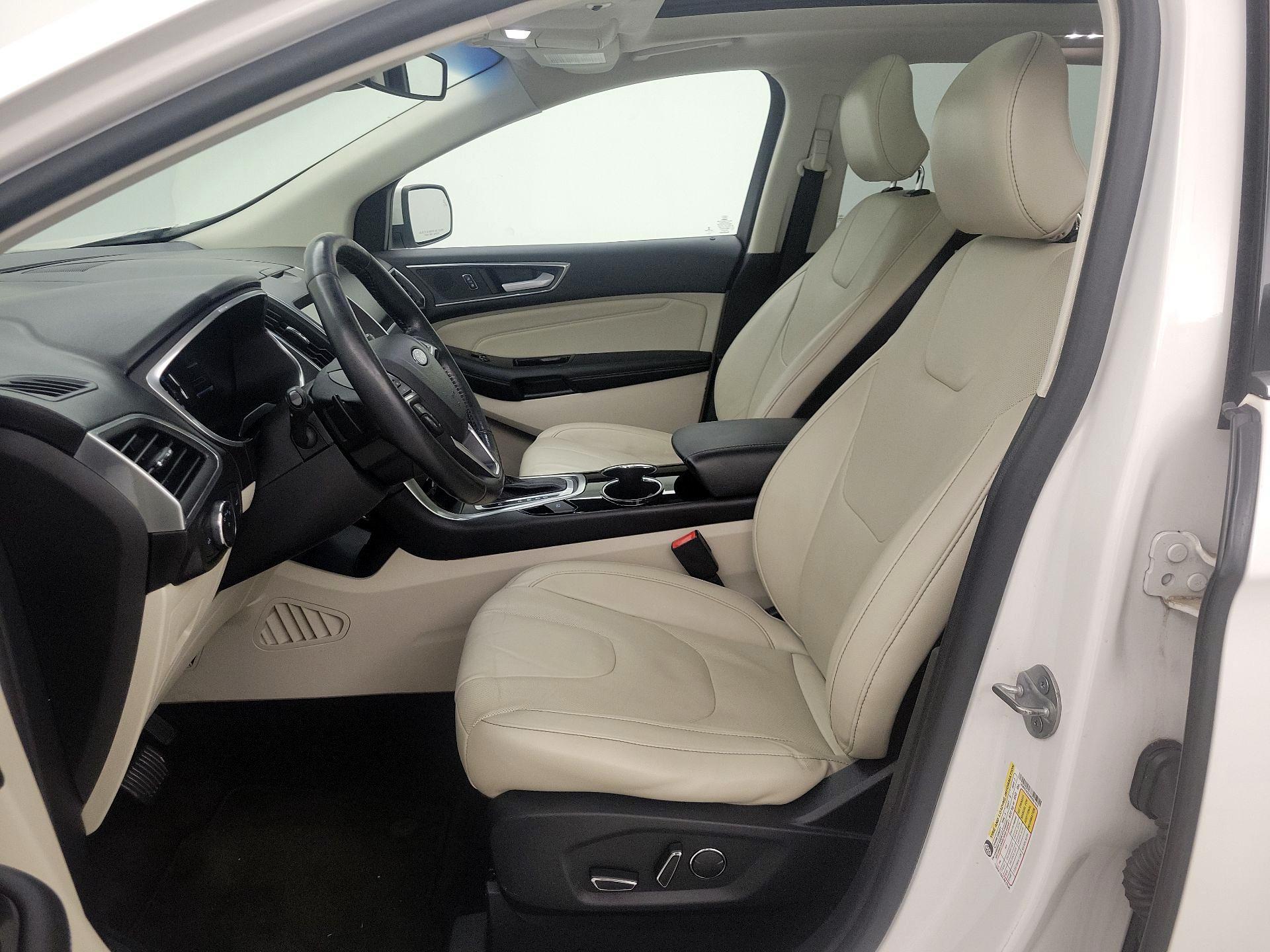 Thumbnail: 2017 Ford Edge - 11
