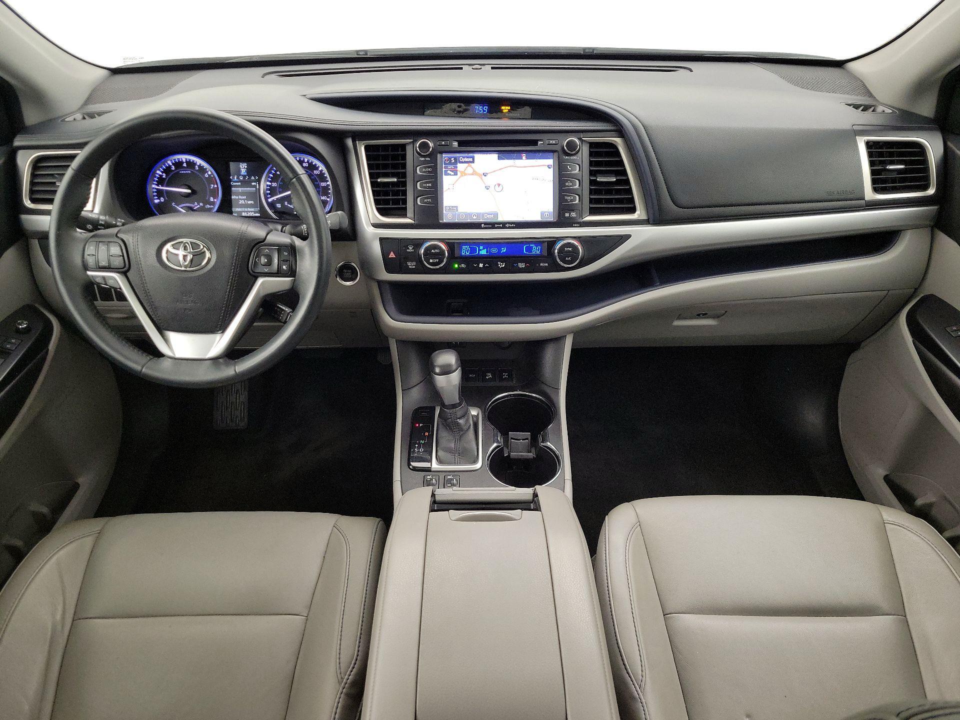 Thumbnail: 2016 Toyota Highlander - 9