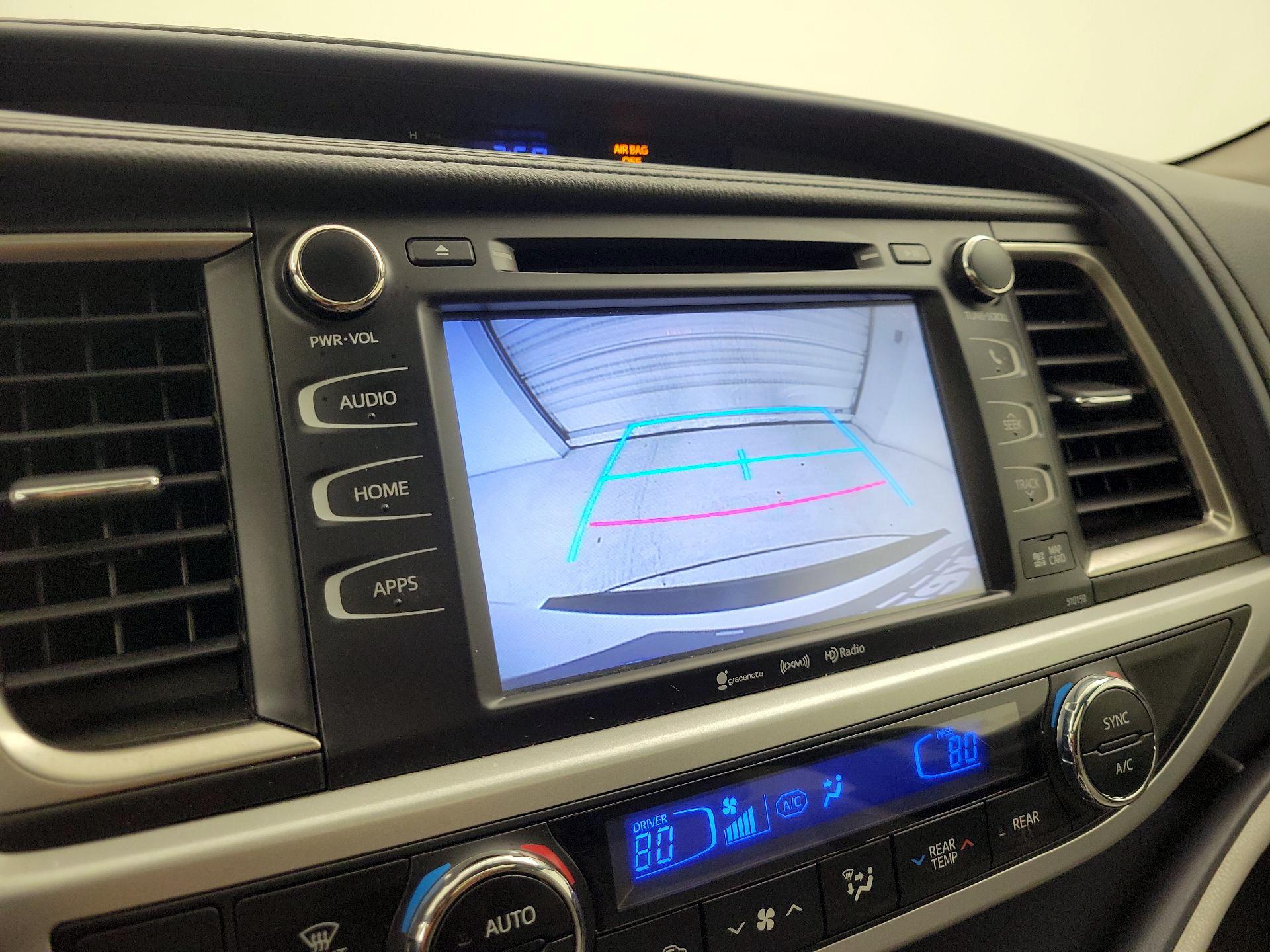Thumbnail: 2016 Toyota Highlander - 15