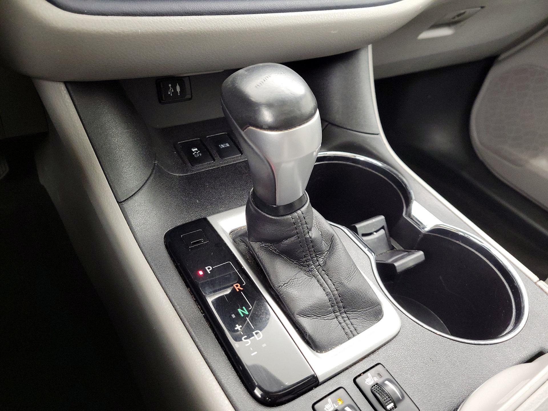 Thumbnail: 2016 Toyota Highlander - 18