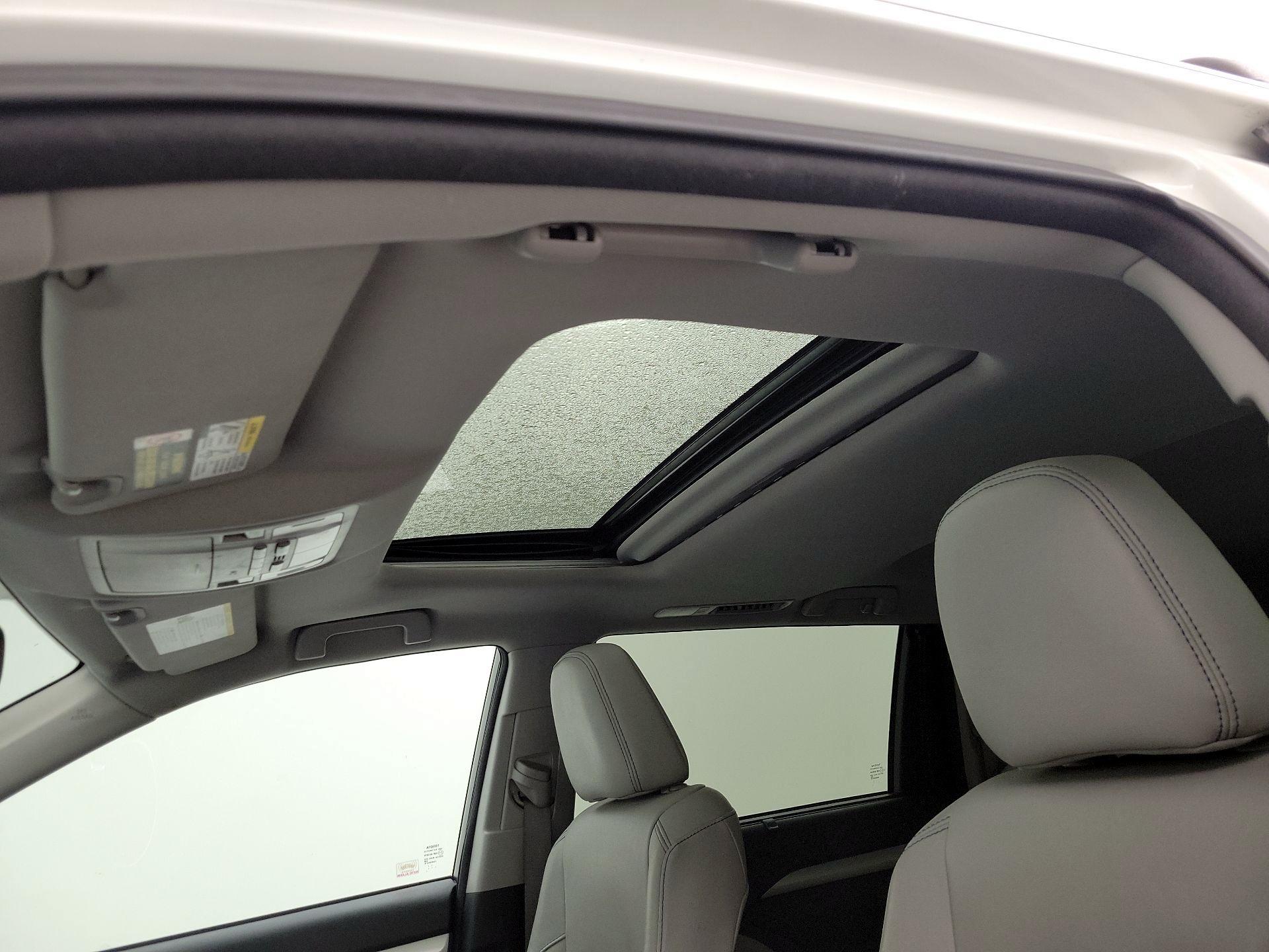 Thumbnail: 2016 Toyota Highlander - 20