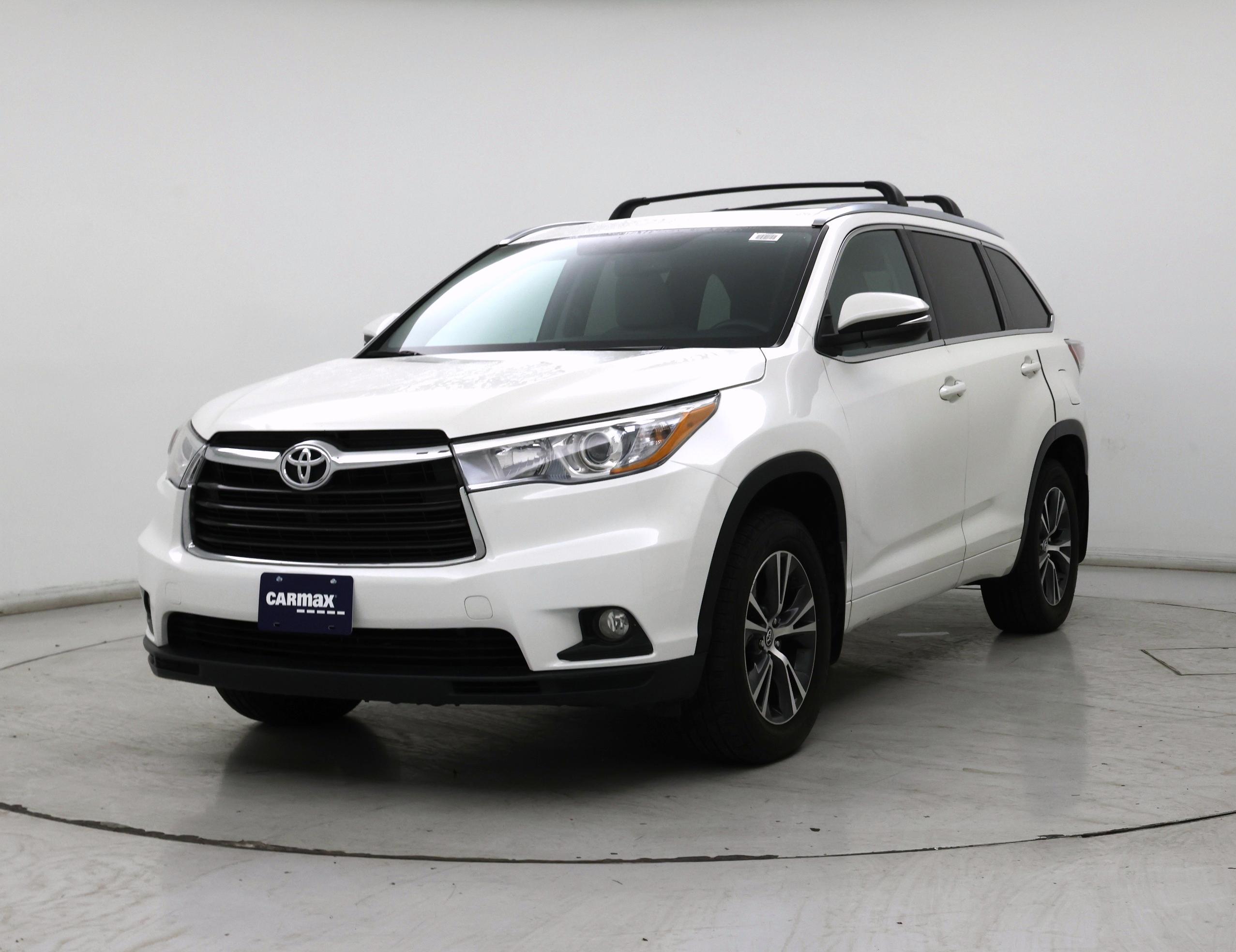 Thumbnail: 2016 Toyota Highlander - 4