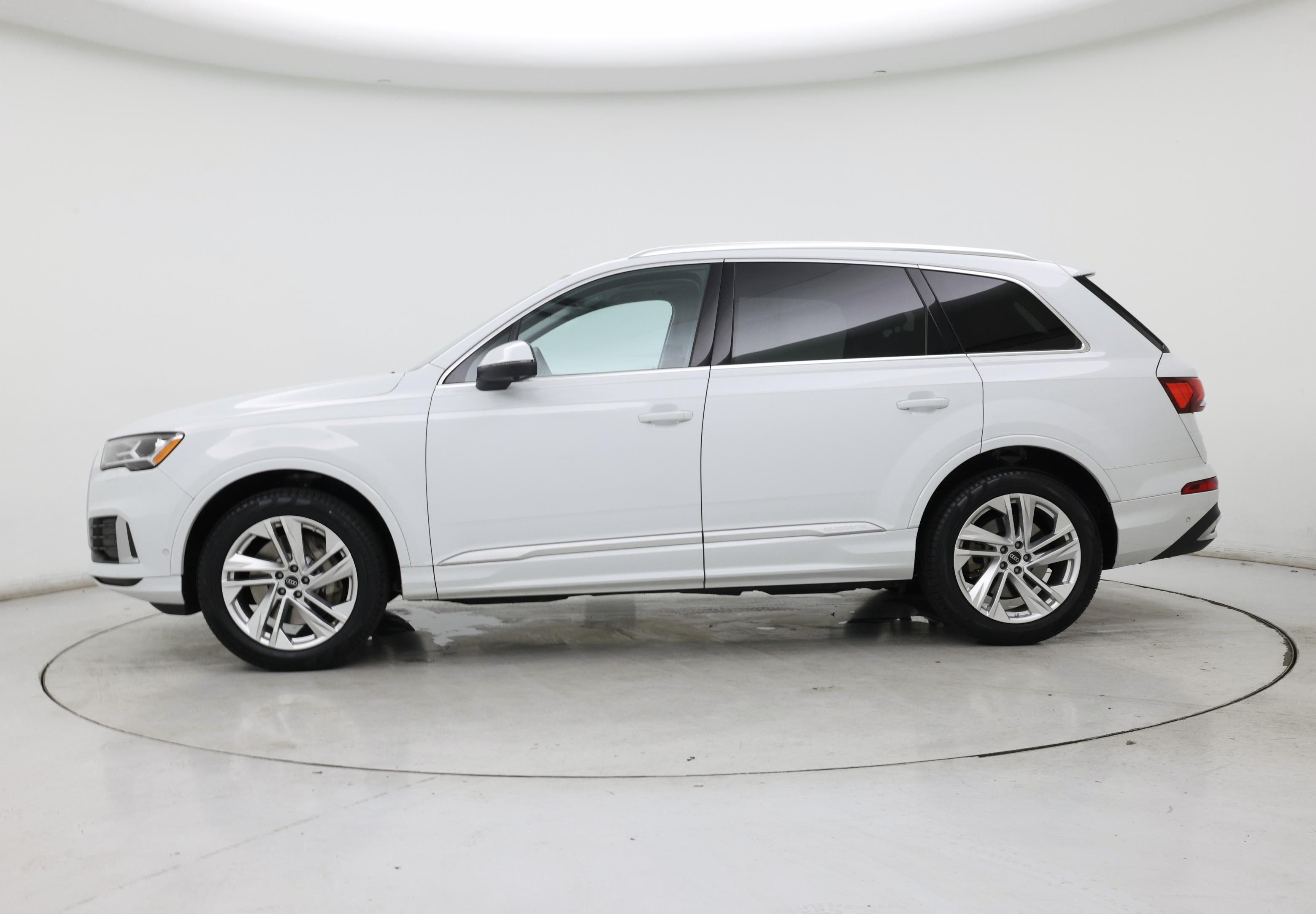 Thumbnail: 2023 Audi Q7 - 3