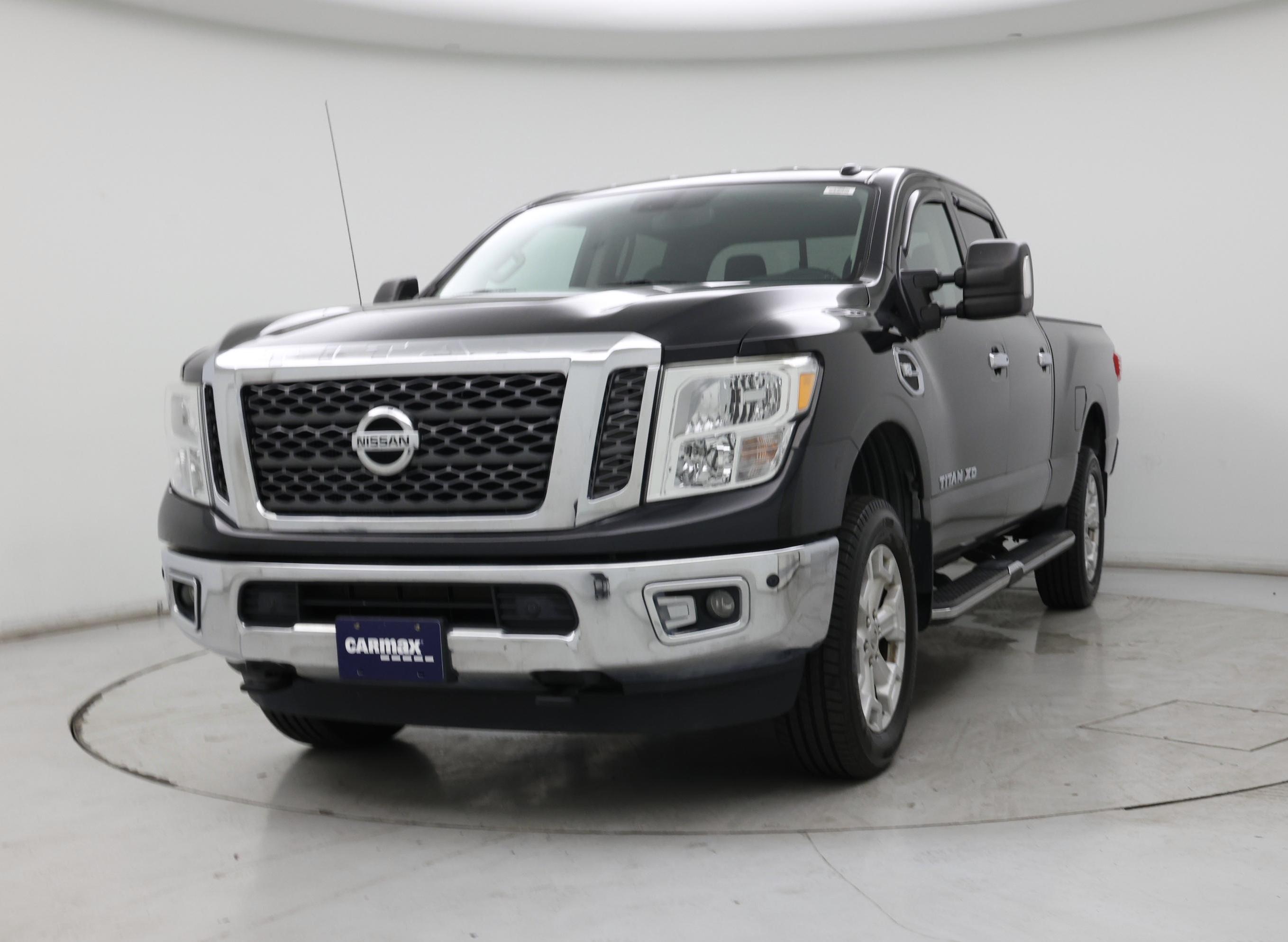 Thumbnail: 2017 Nissan Titan - 4