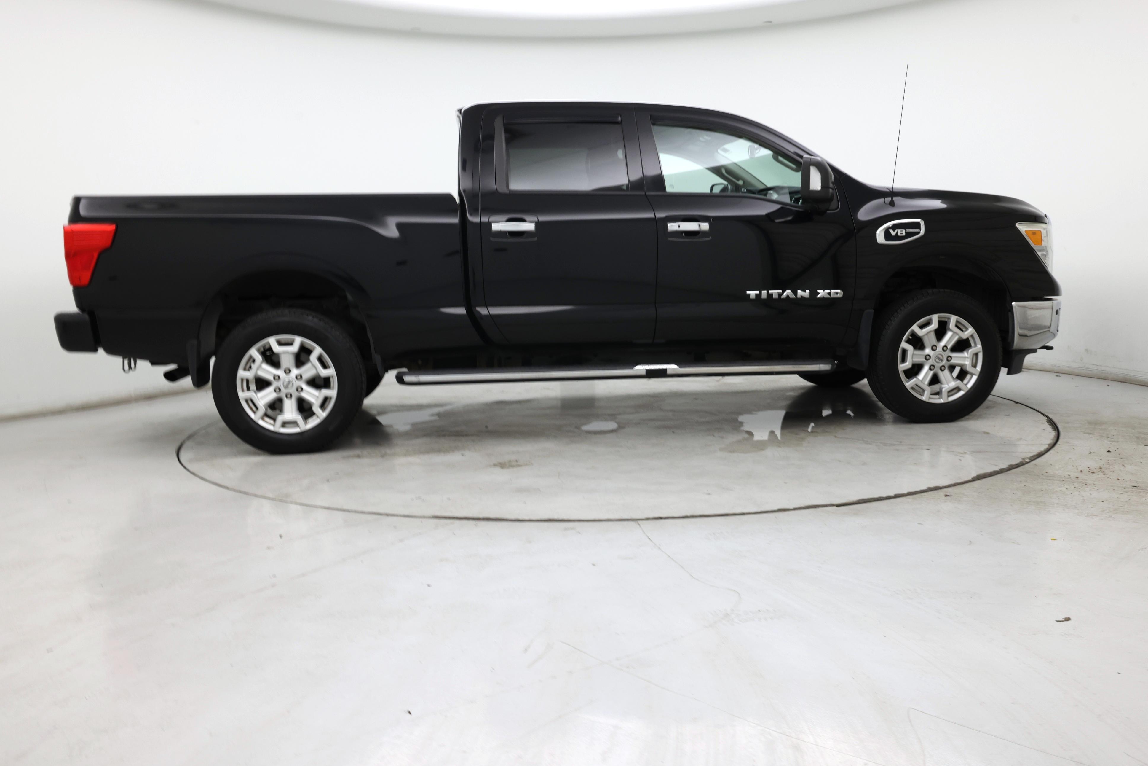 Thumbnail: 2017 Nissan Titan - 7