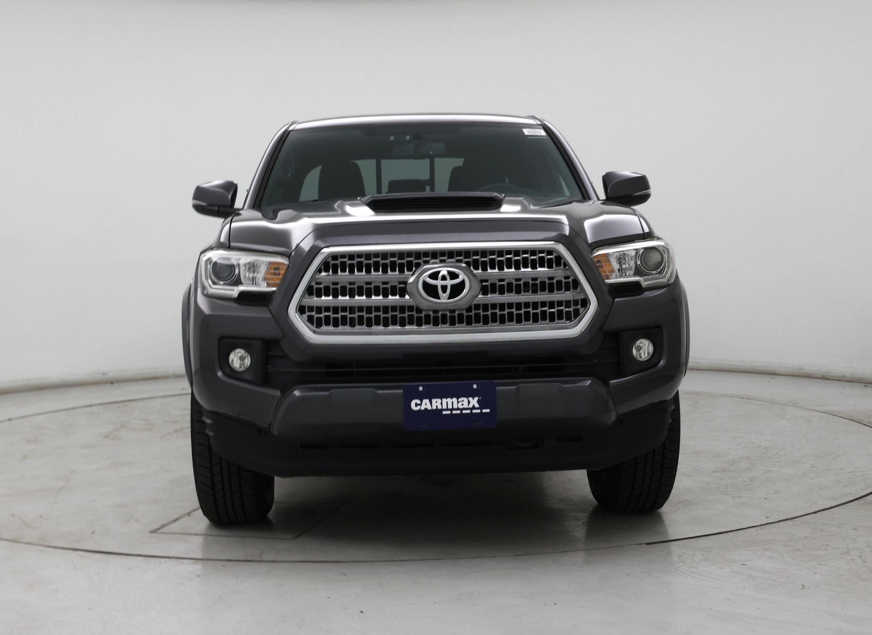 Thumbnail: 2016 Toyota Tacoma - 5