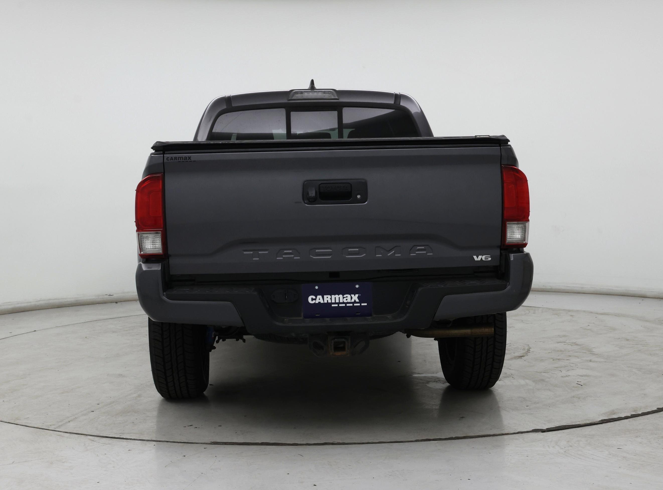 Thumbnail: 2016 Toyota Tacoma - 6