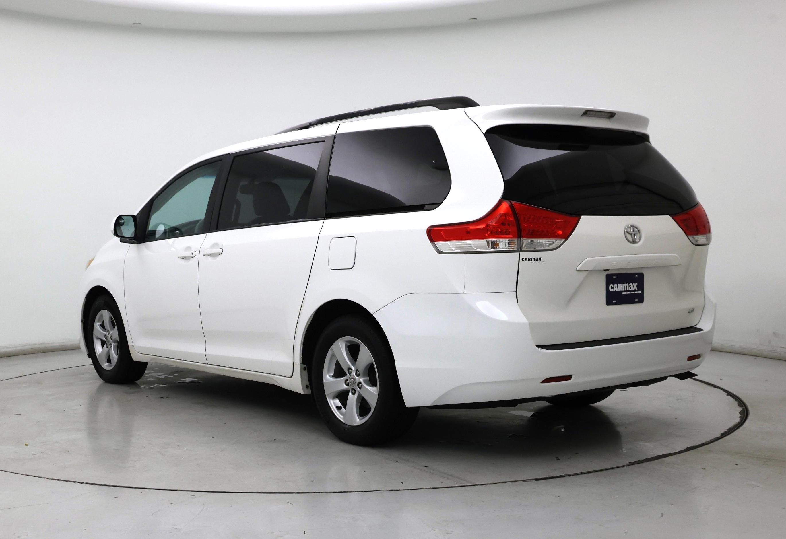 Thumbnail: 2014 Toyota Sienna - 2