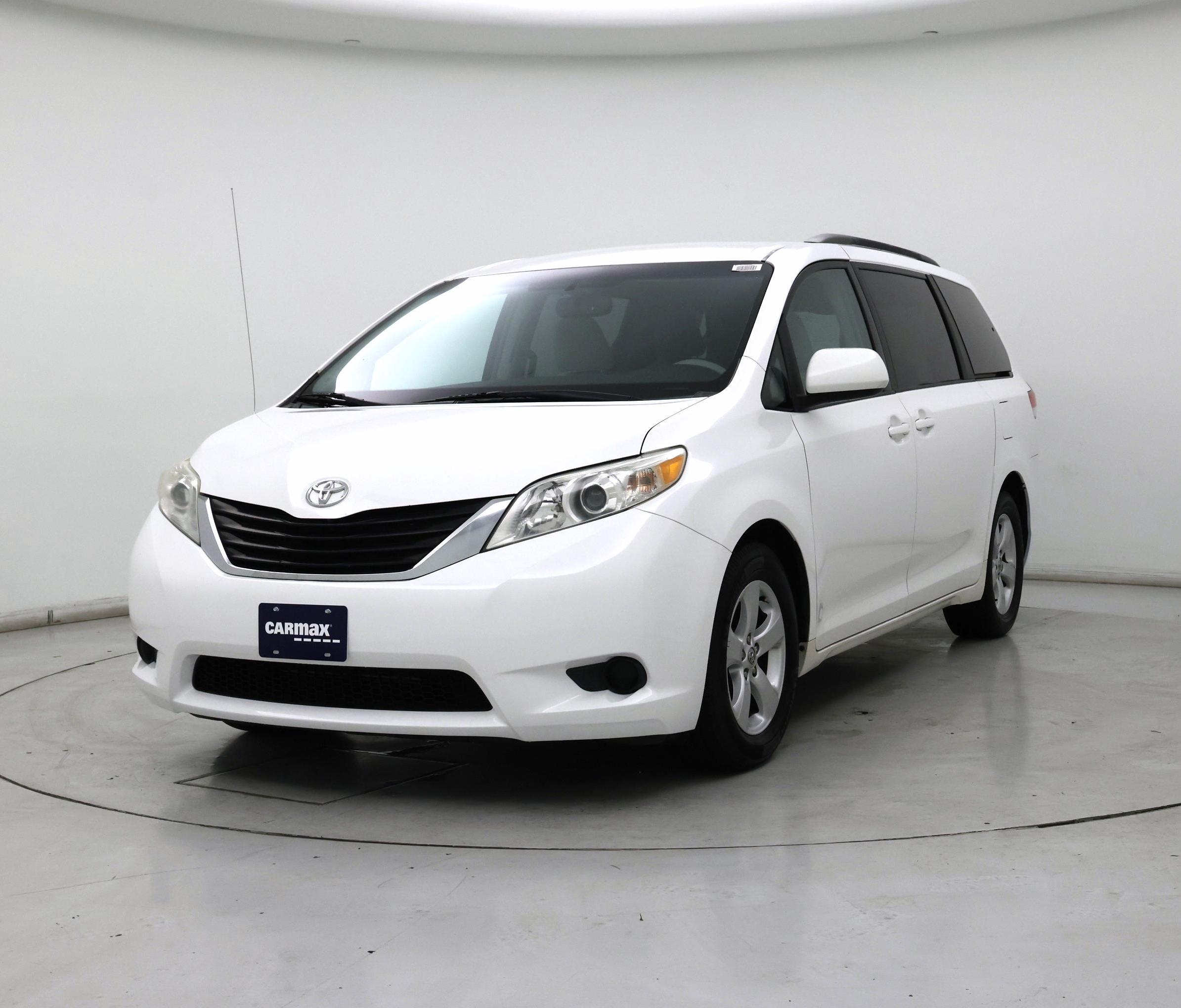 Thumbnail: 2014 Toyota Sienna - 4