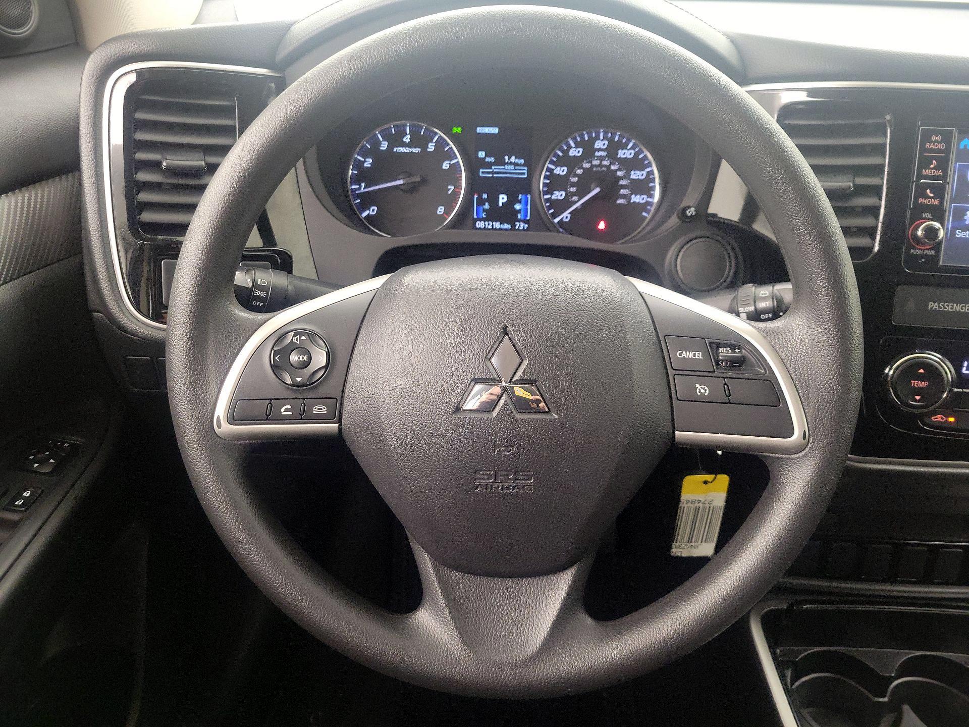 Thumbnail: 2018 Mitsubishi Outlander - 10