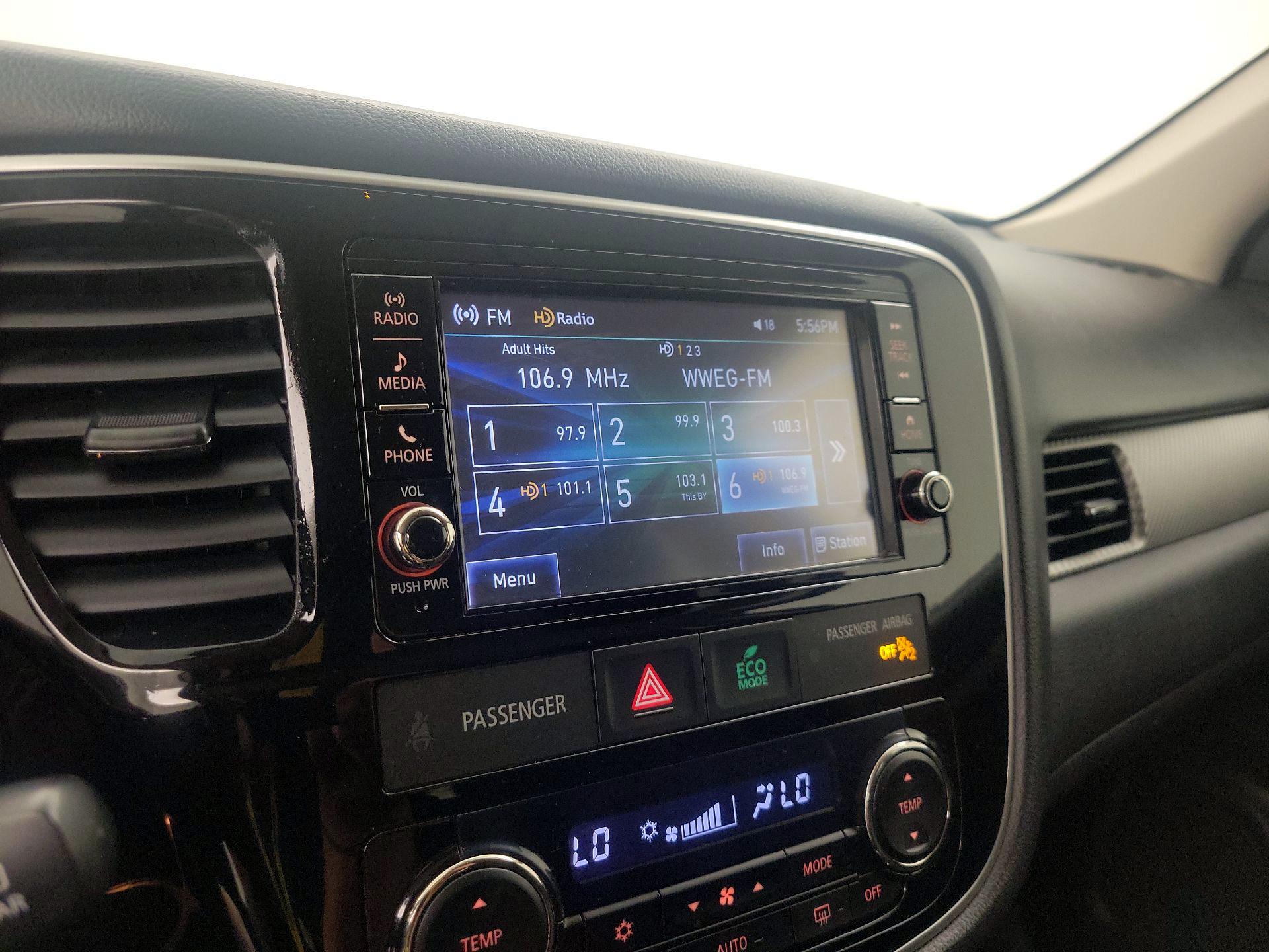 Thumbnail: 2018 Mitsubishi Outlander - 15