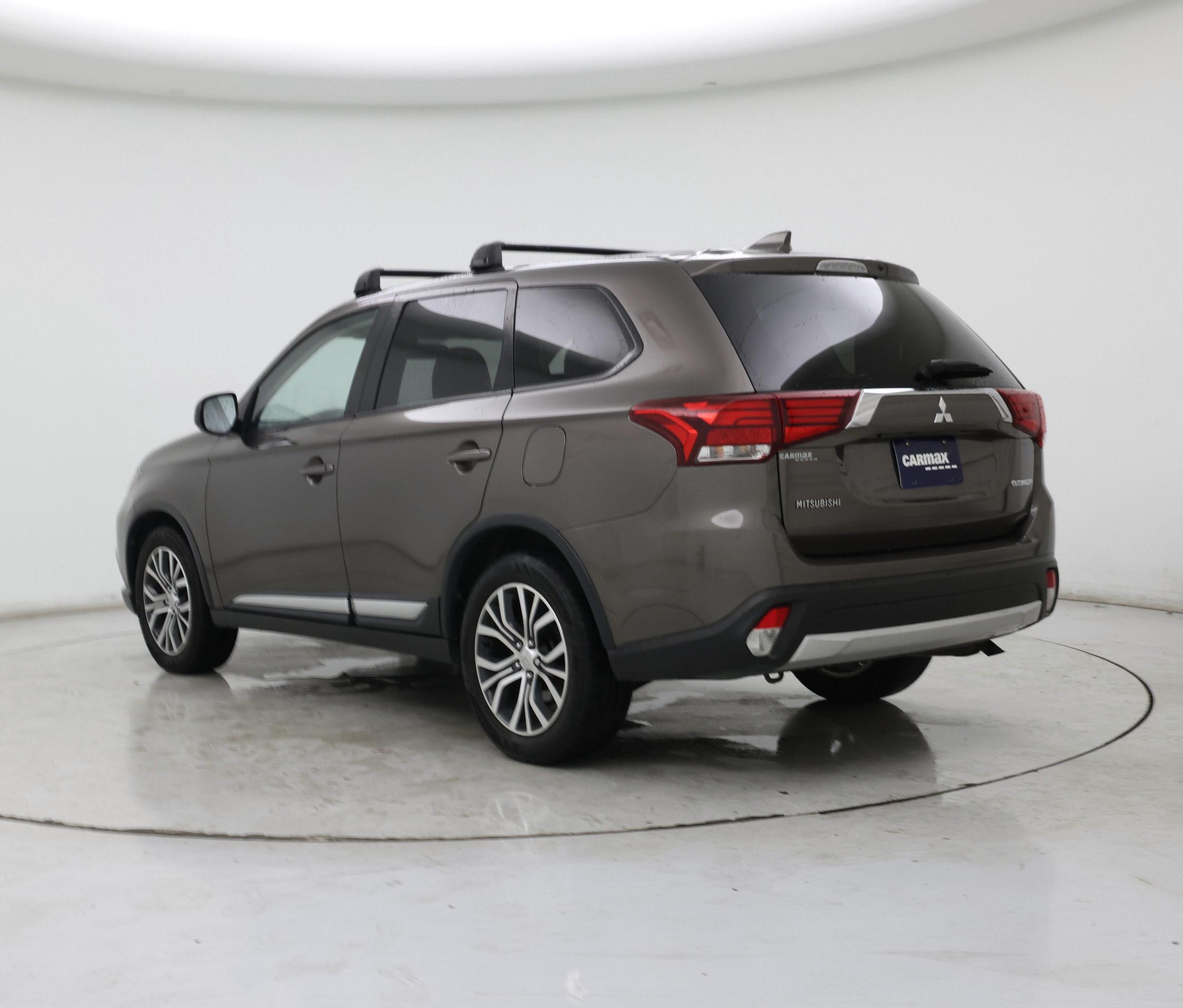 Thumbnail: 2018 Mitsubishi Outlander - 2