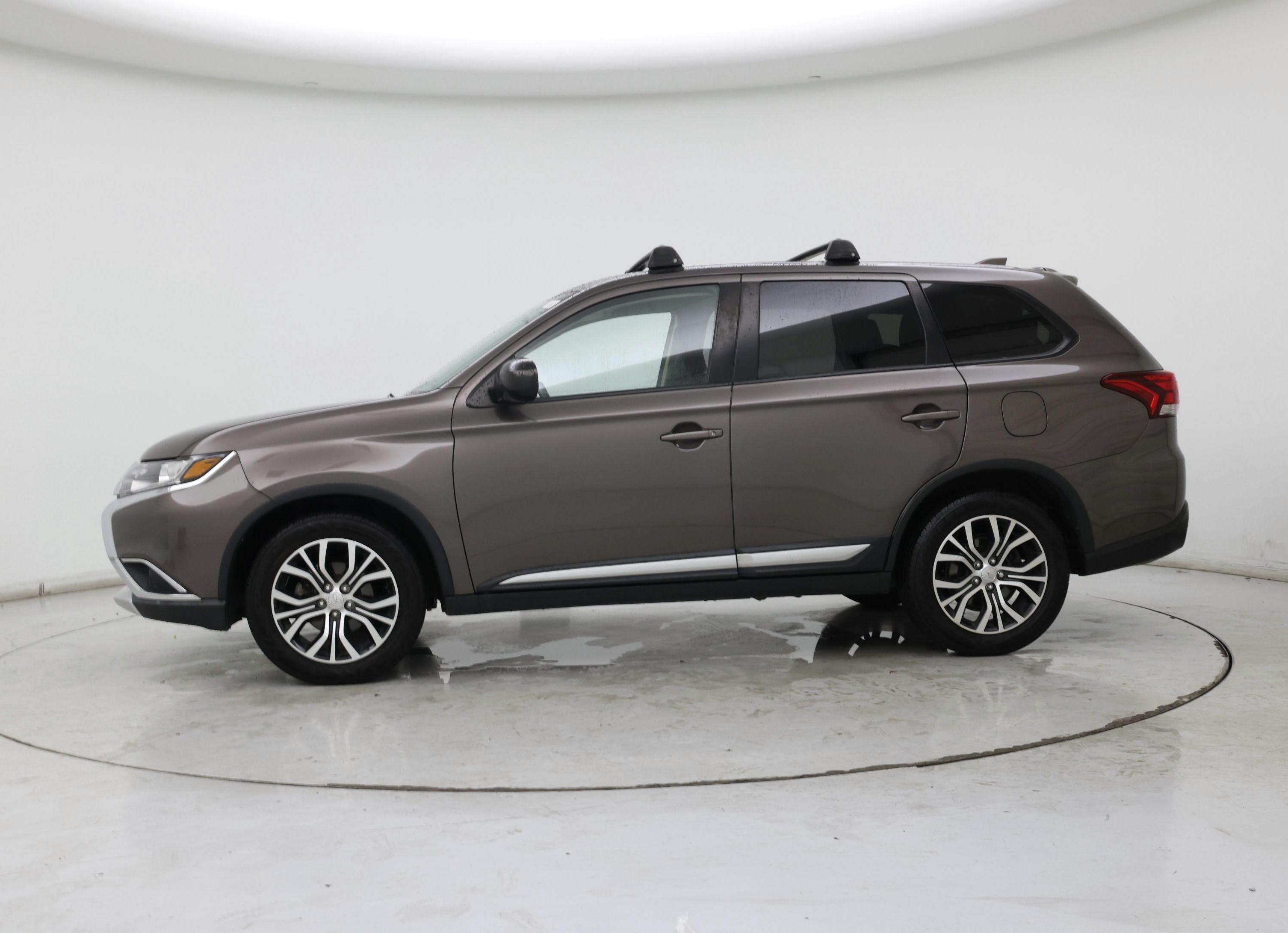 Thumbnail: 2018 Mitsubishi Outlander - 3