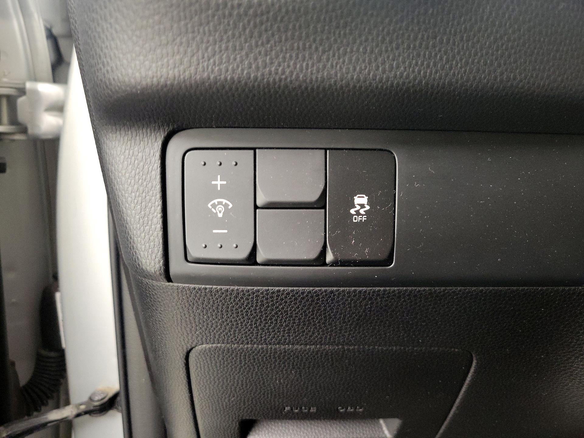 Thumbnail: 2014 Kia Soul - 13