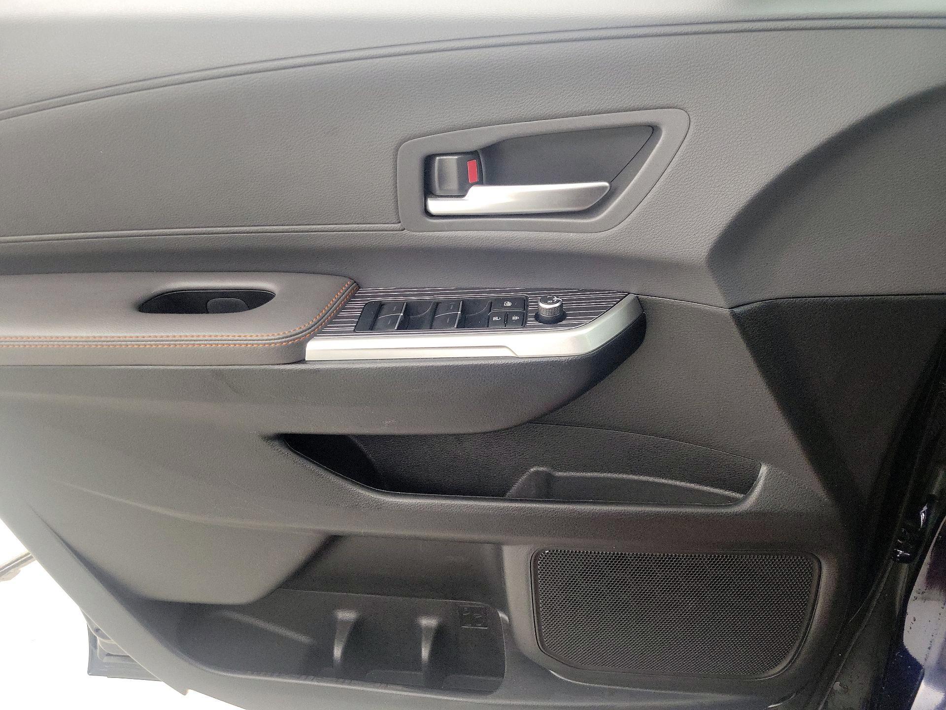 Thumbnail: 2024 Toyota Sienna - 12