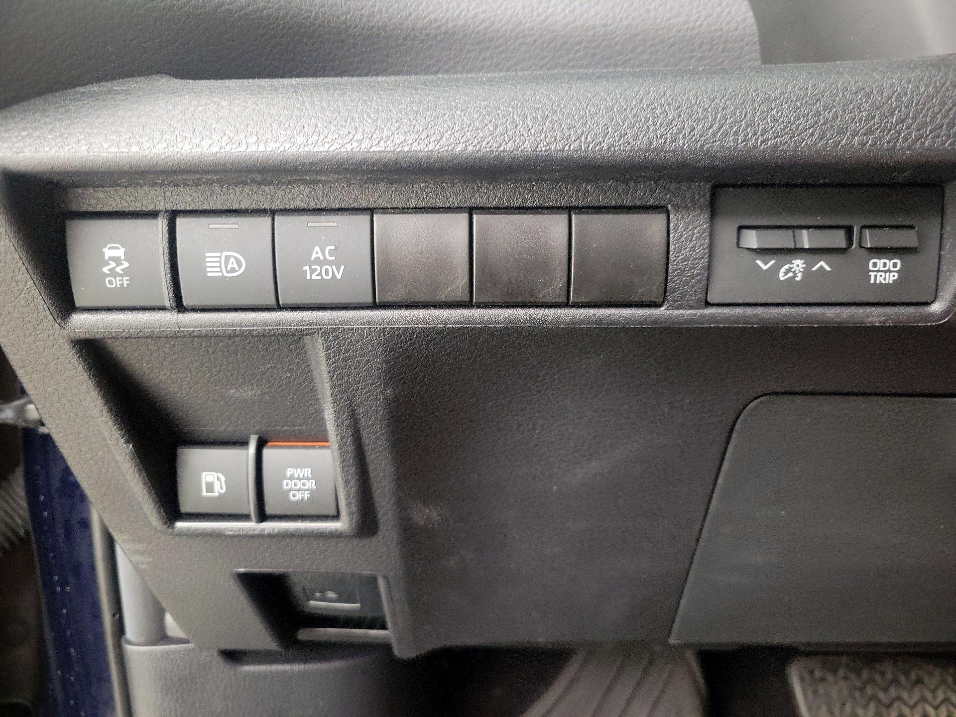 Thumbnail: 2024 Toyota Sienna - 13