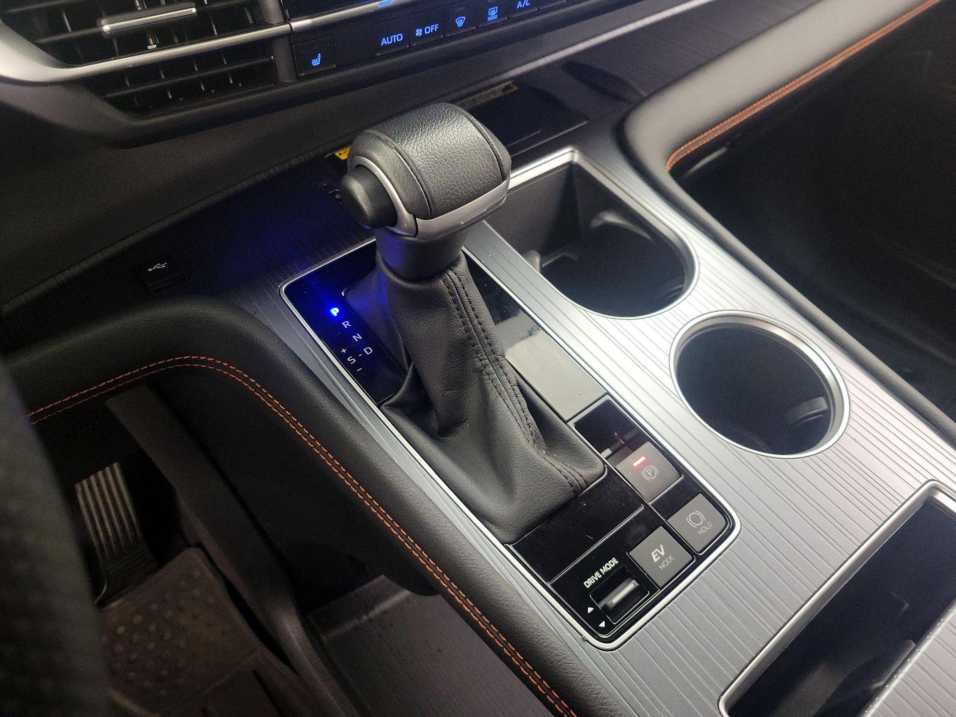 Thumbnail: 2024 Toyota Sienna - 18