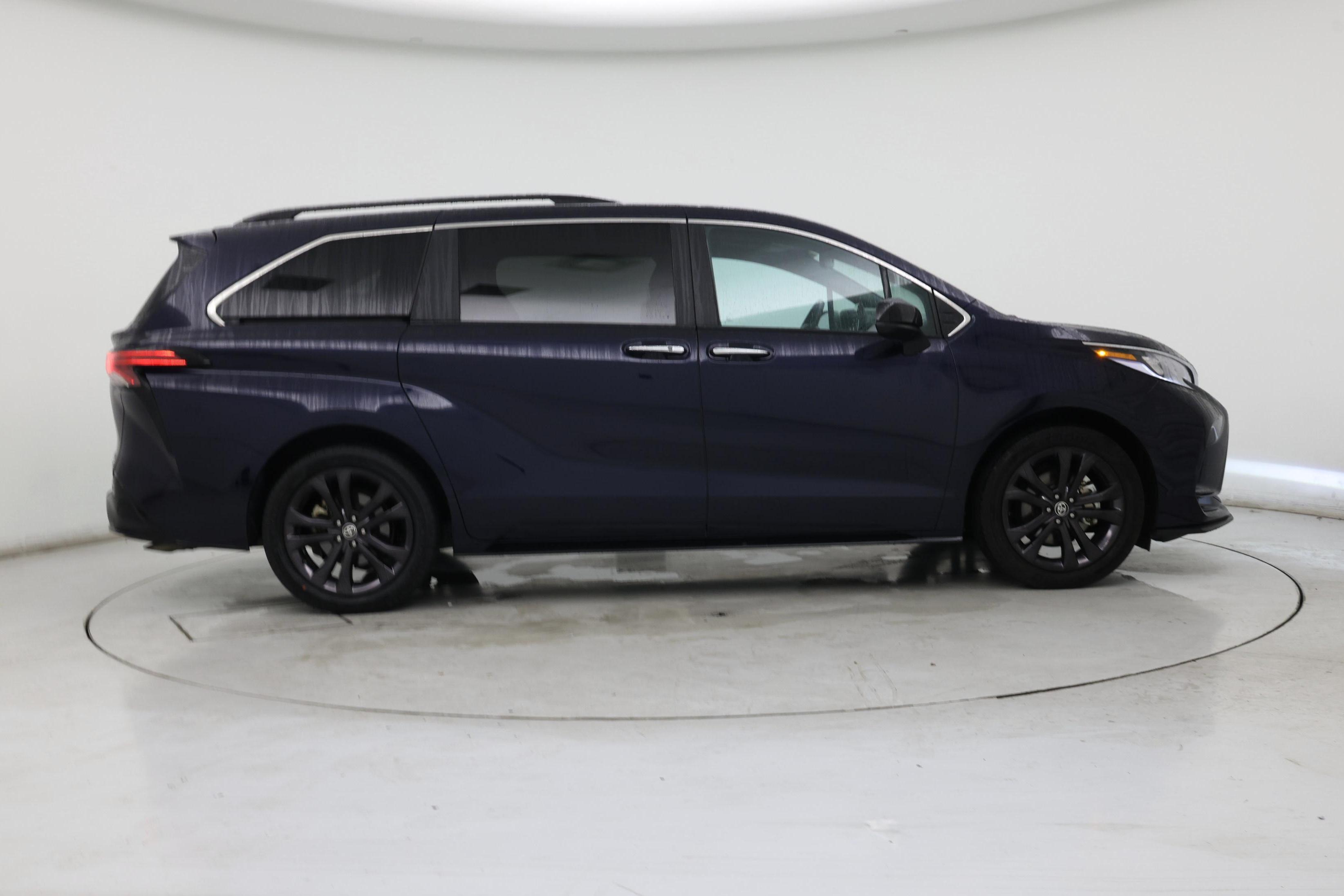Thumbnail: 2024 Toyota Sienna - 7