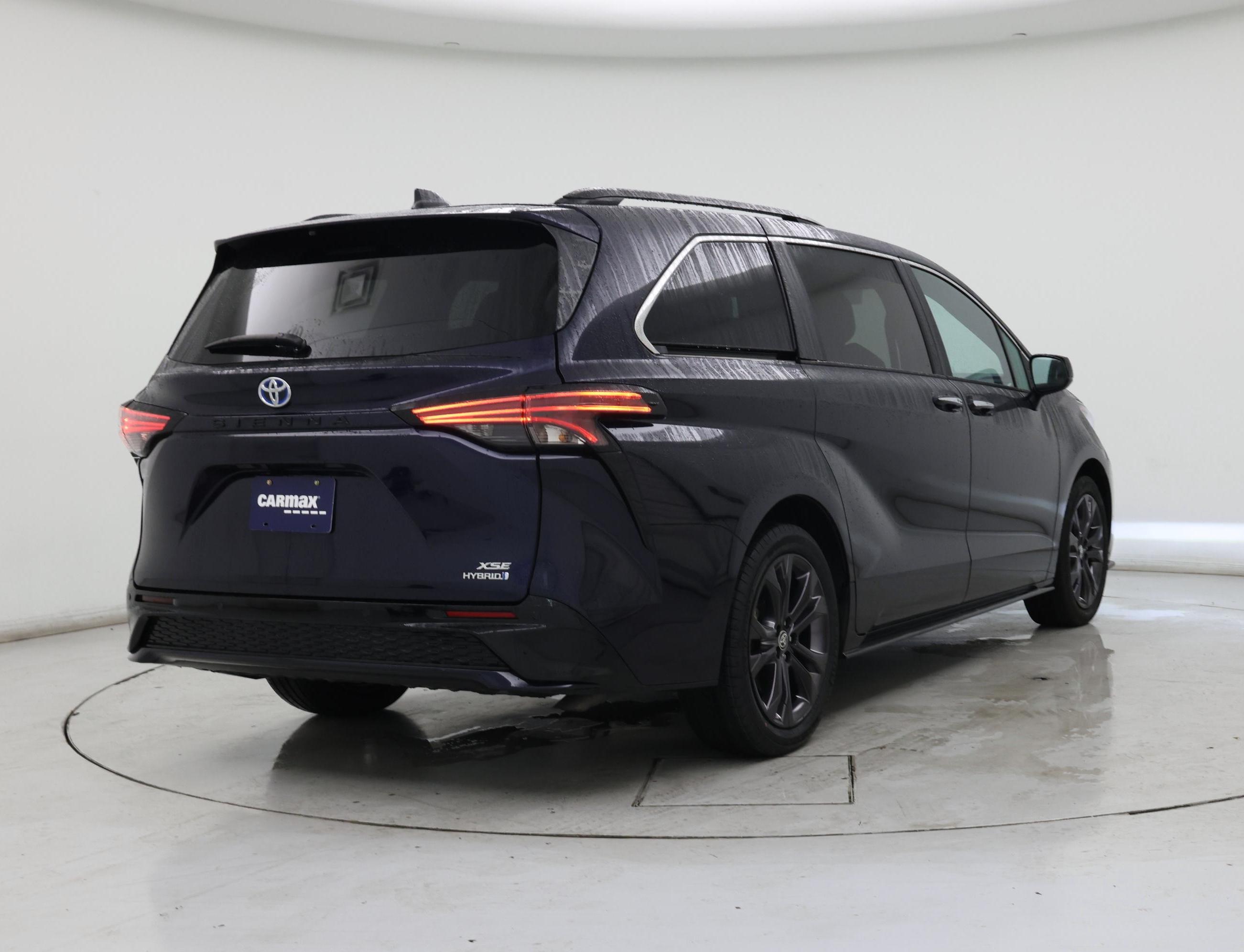 Thumbnail: 2024 Toyota Sienna - 8