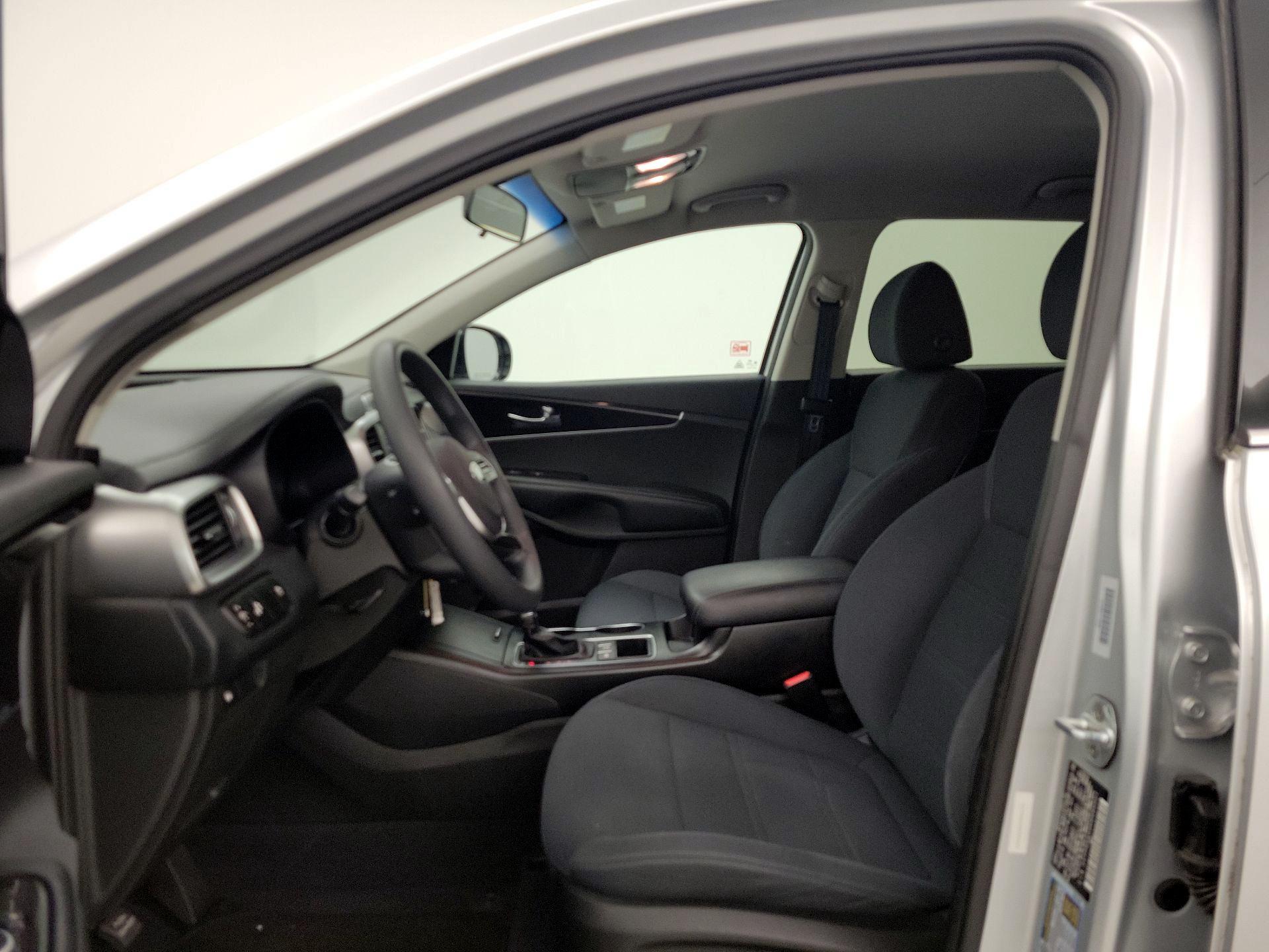 Thumbnail: 2019 Kia Sorento - 11