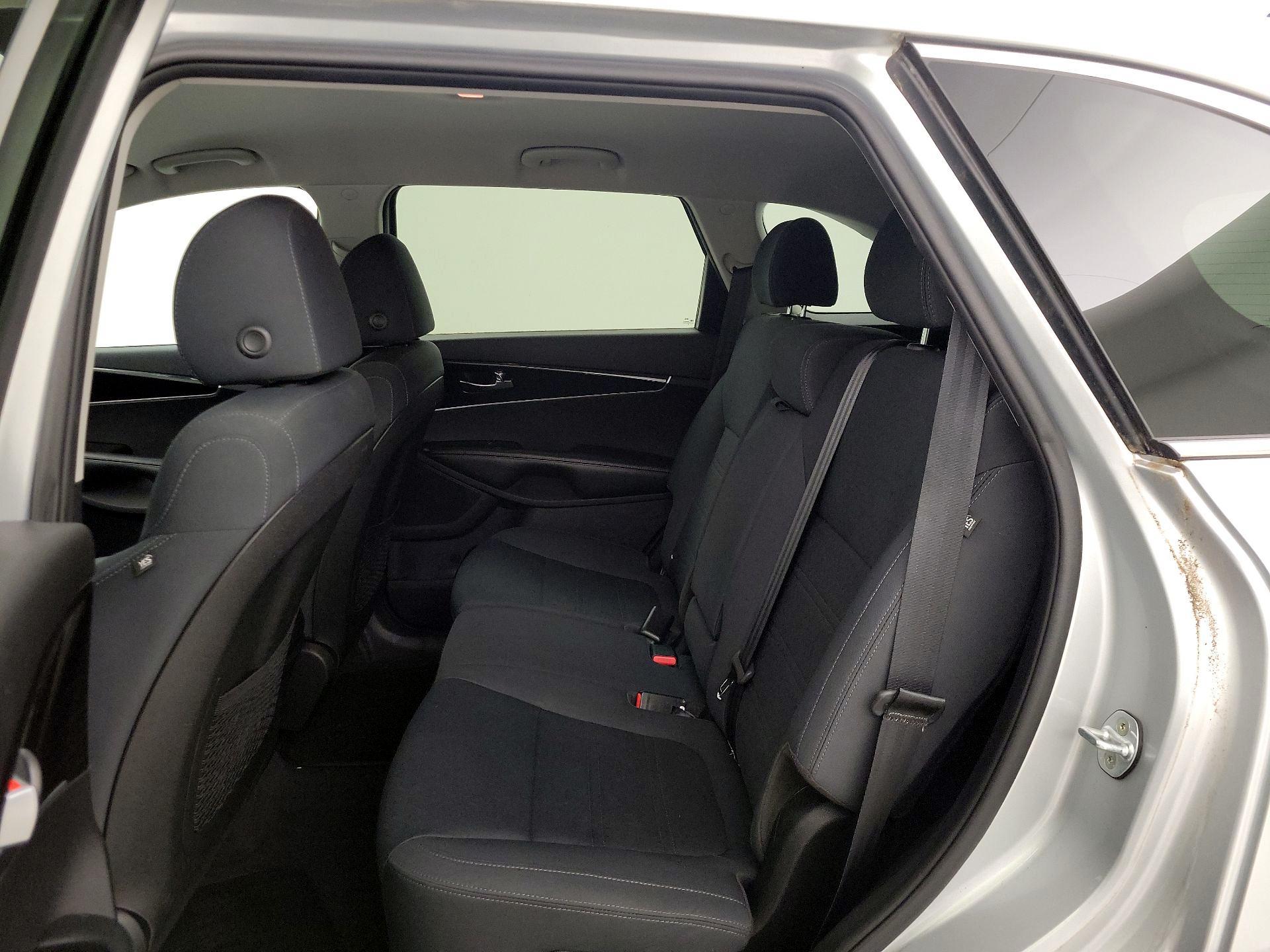 Thumbnail: 2019 Kia Sorento - 19