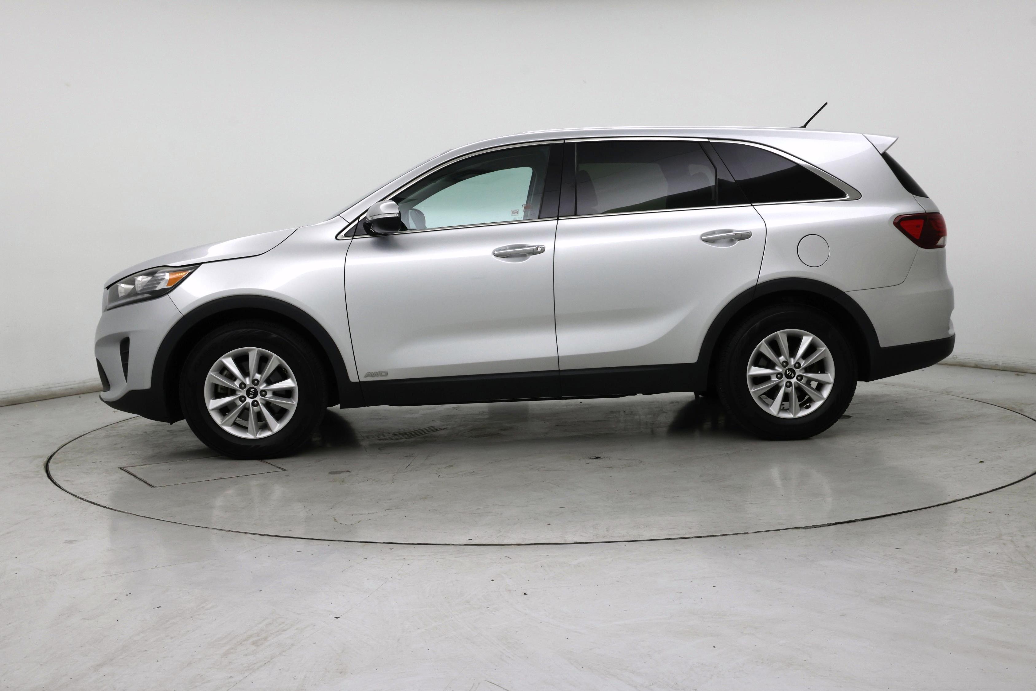 Thumbnail: 2019 Kia Sorento - 3