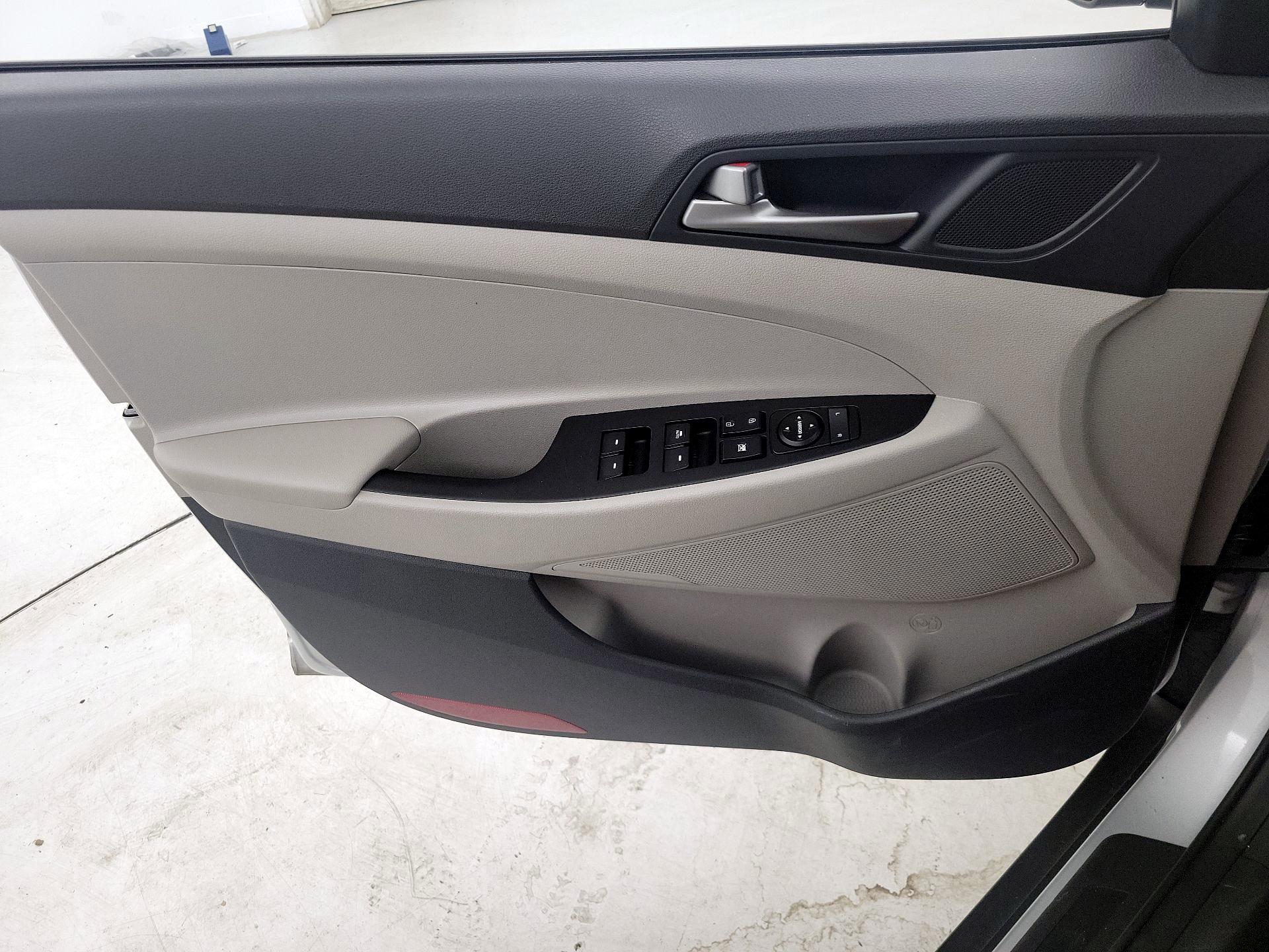 Thumbnail: 2018 Hyundai Tucson - 12