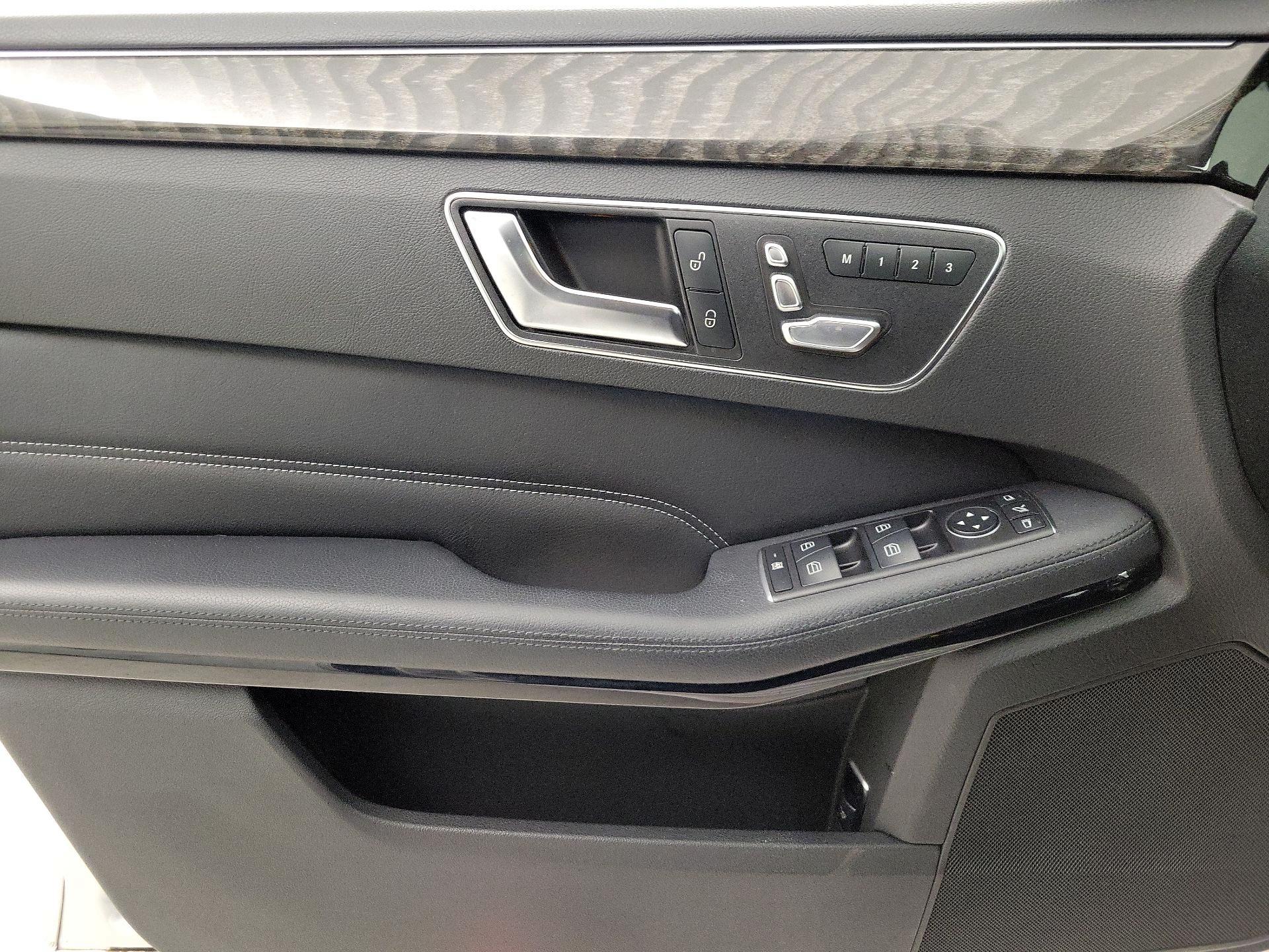 Thumbnail: 2016 Mercedes-Benz E-Class - 12