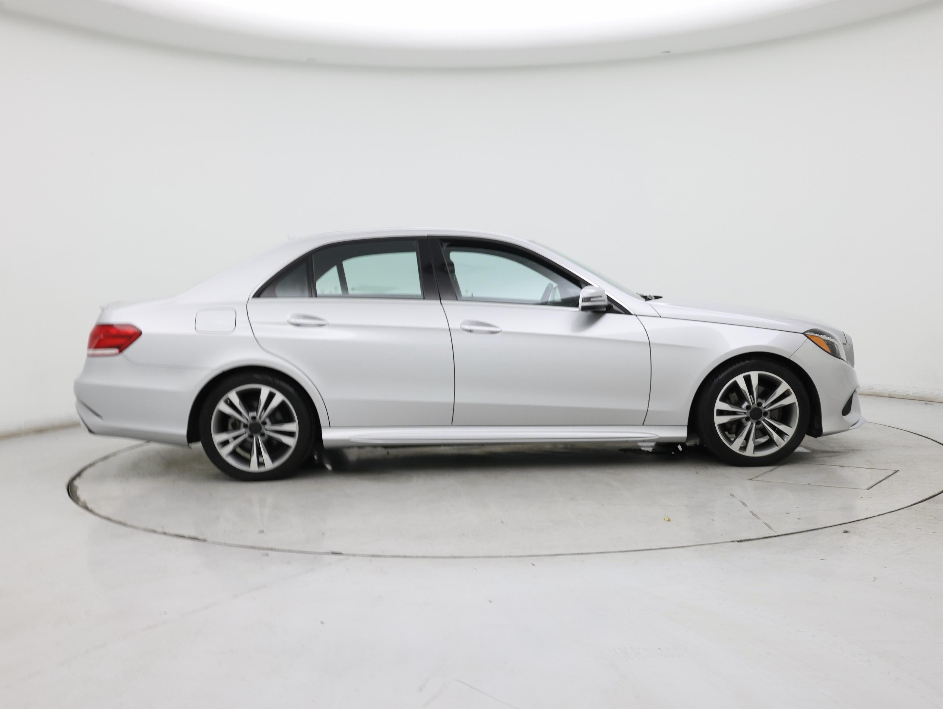 Thumbnail: 2016 Mercedes-Benz E-Class - 7