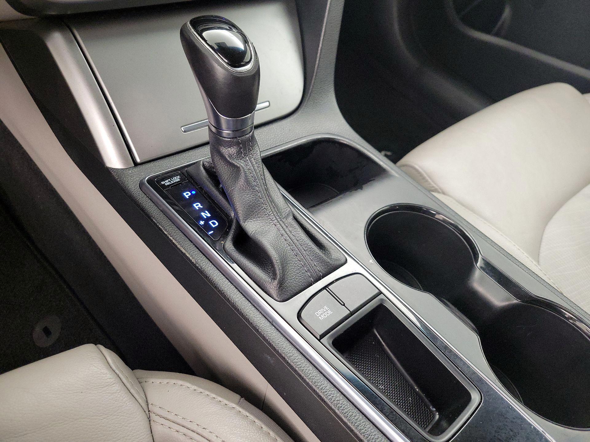 Thumbnail: 2015 Hyundai Sonata - 18