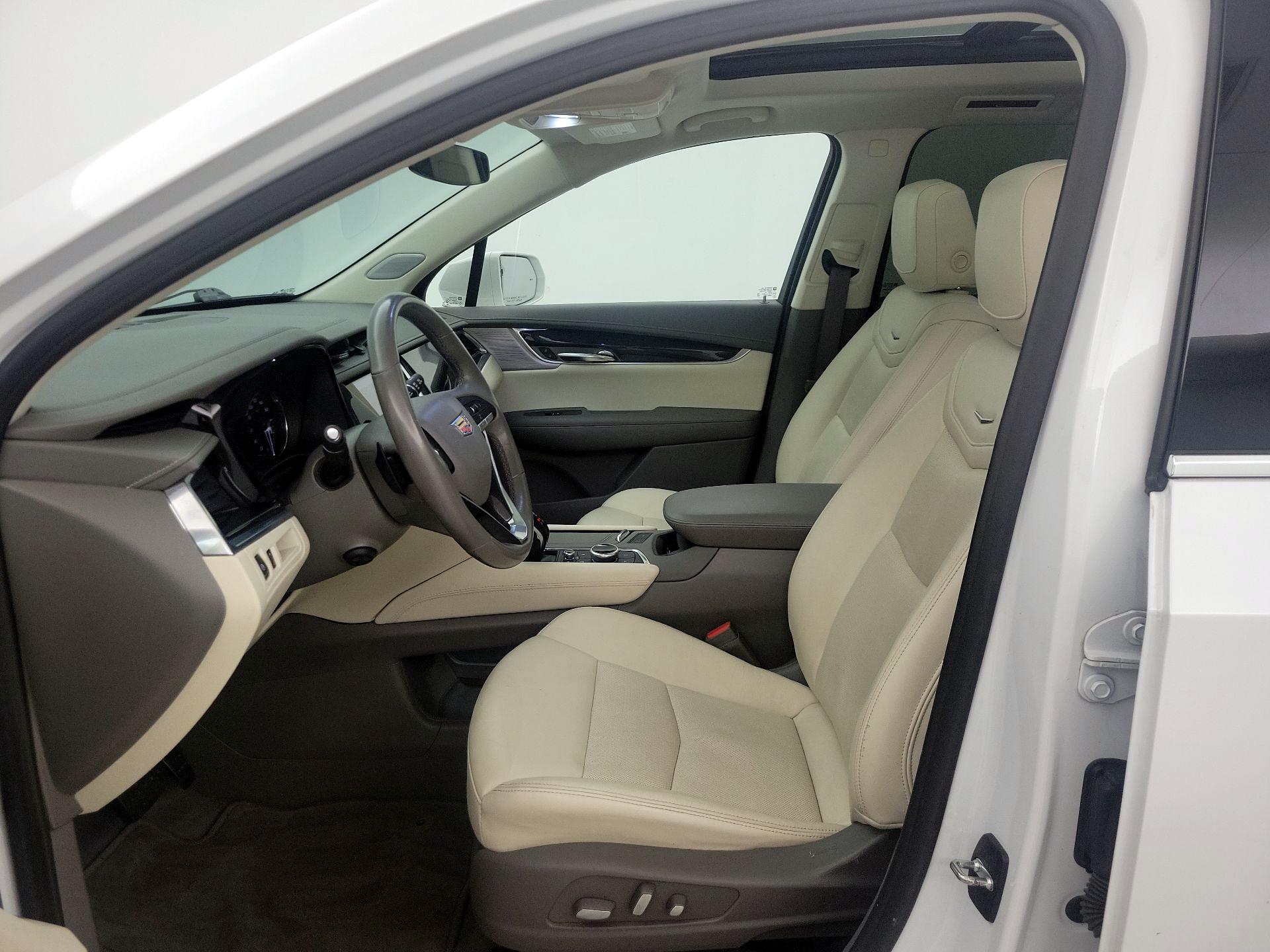 Thumbnail: 2020 Cadillac XT6 - 11