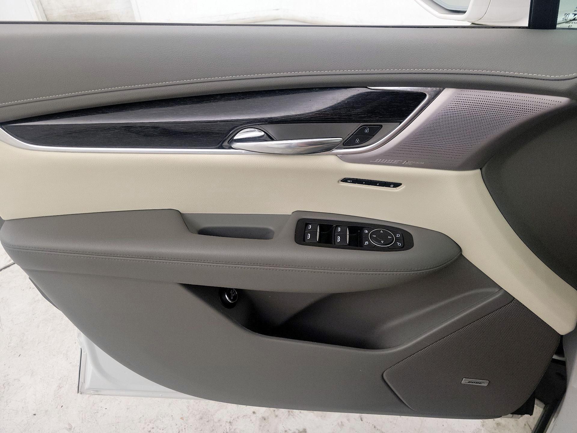 Thumbnail: 2020 Cadillac XT6 - 12