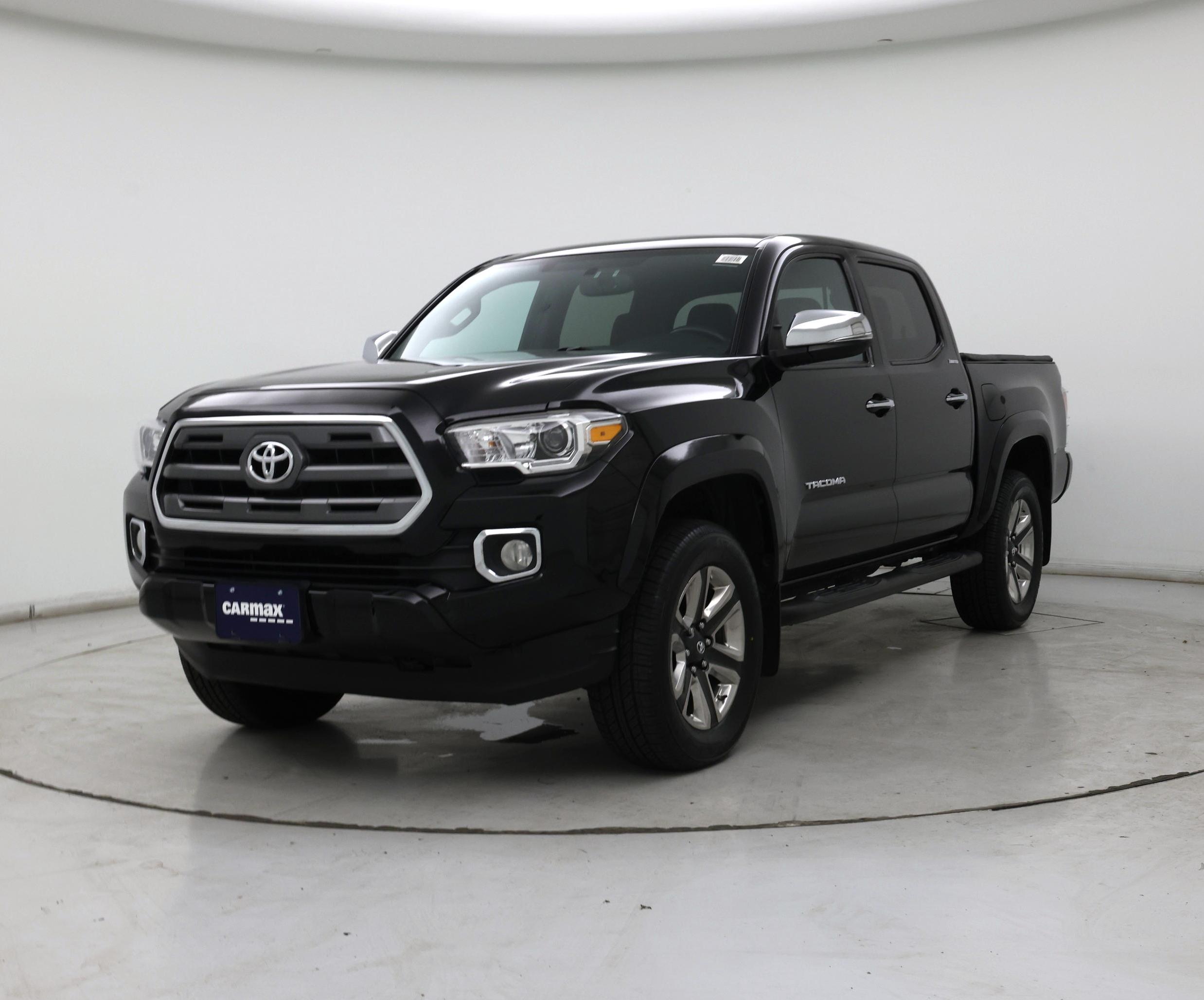 Thumbnail: 2017 Toyota Tacoma - 4