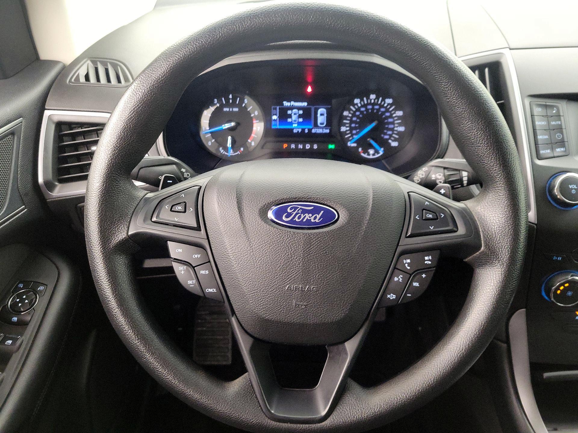Thumbnail: 2017 Ford Edge - 10