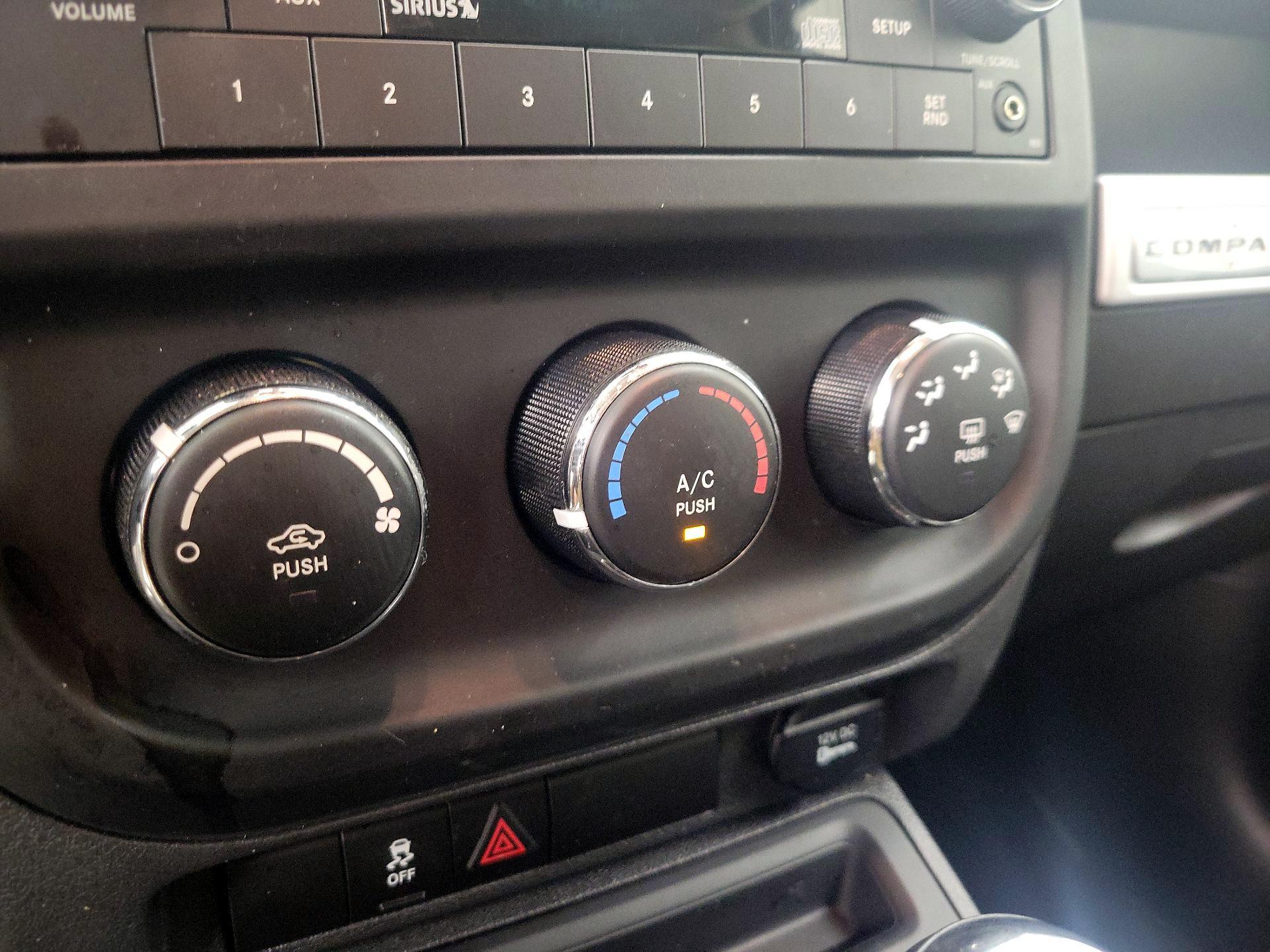 Thumbnail: 2016 Jeep Compass - 14