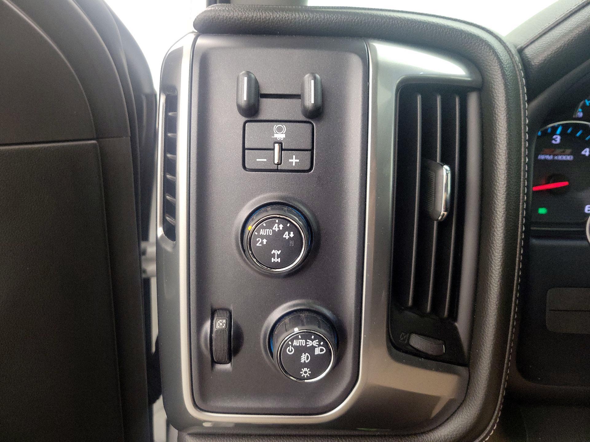 Thumbnail: 2016 Chevrolet Silverado 1500 - 13